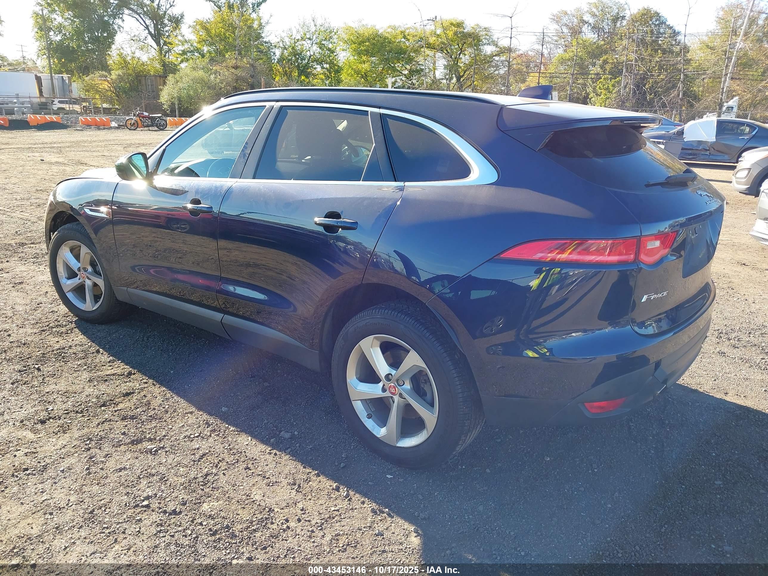 JAGUAR F-PACE image 3