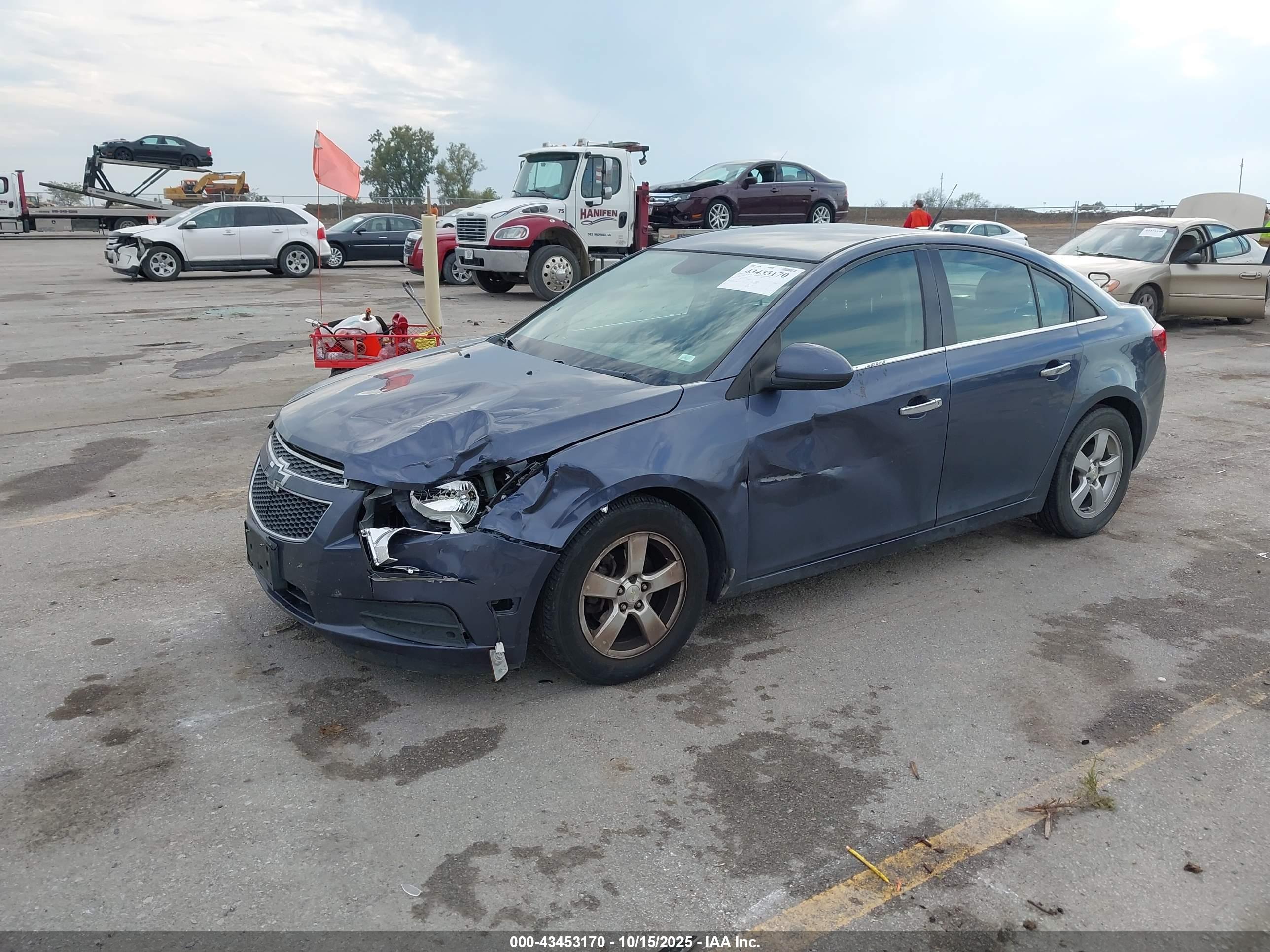 CHEVROLET CRUZE image 2