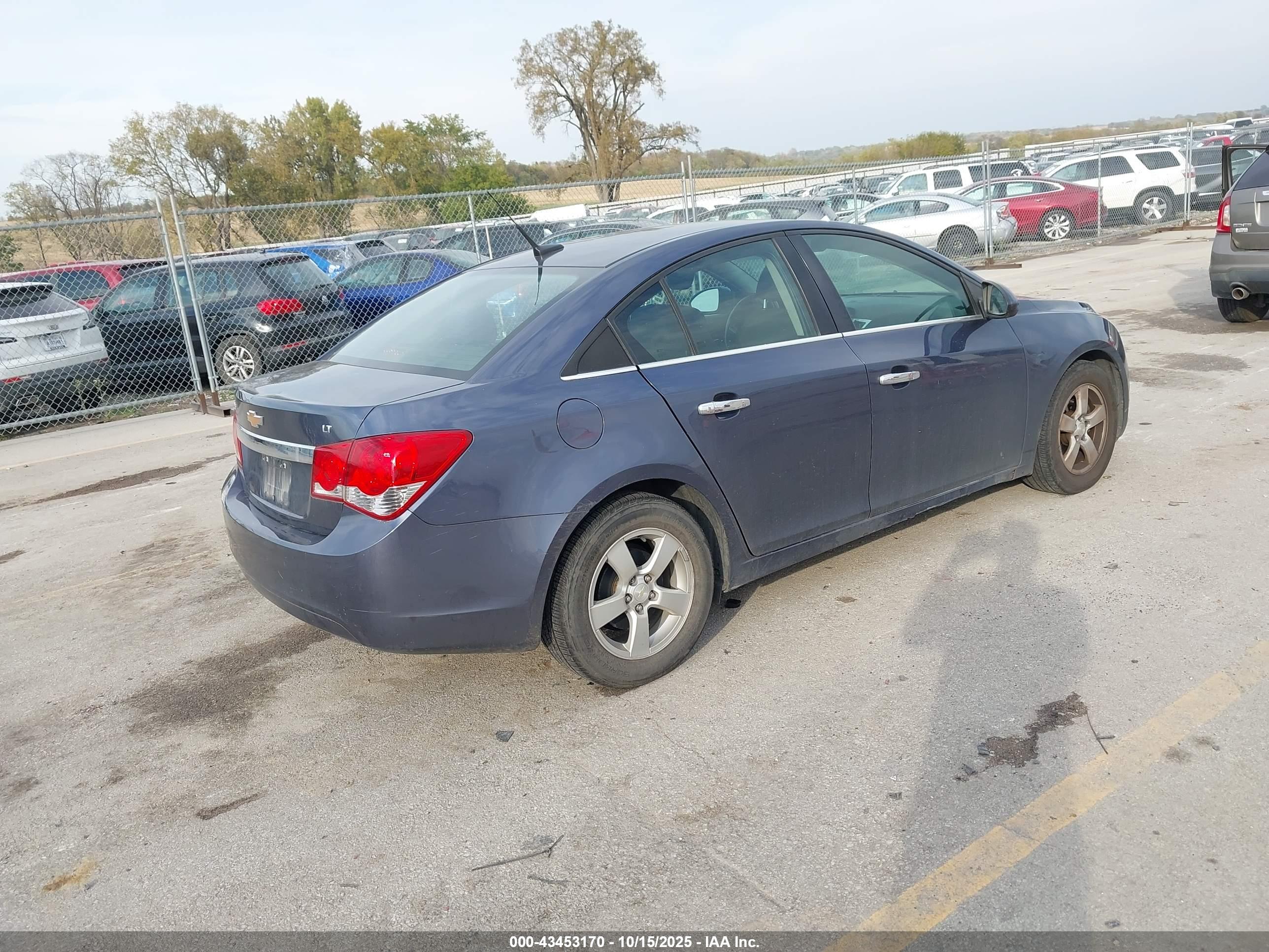 CHEVROLET CRUZE image 4