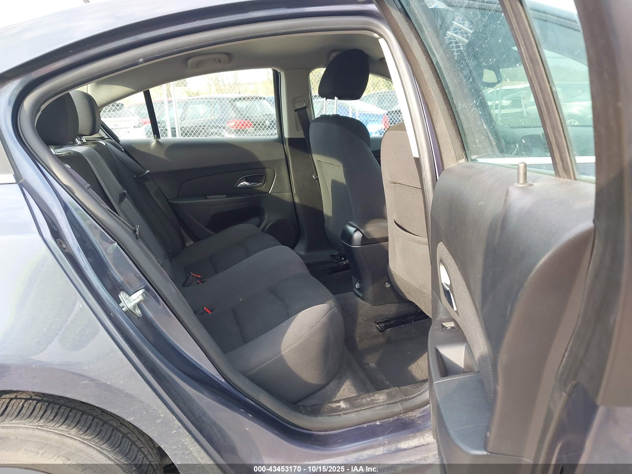 CHEVROLET CRUZE image 8