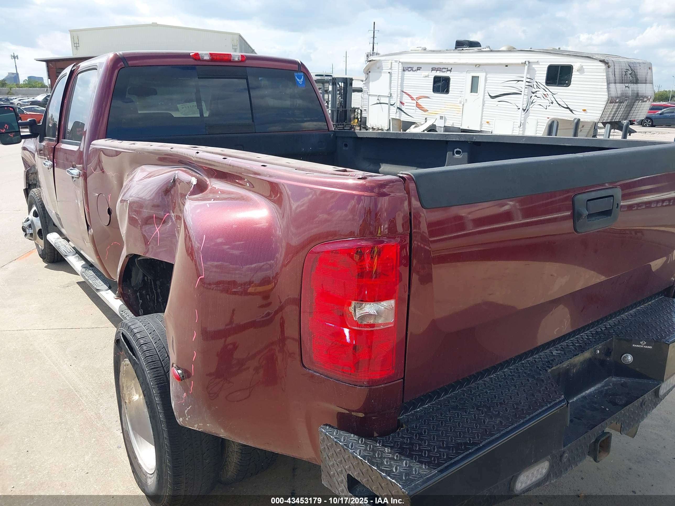 GMC SIERRA image 3