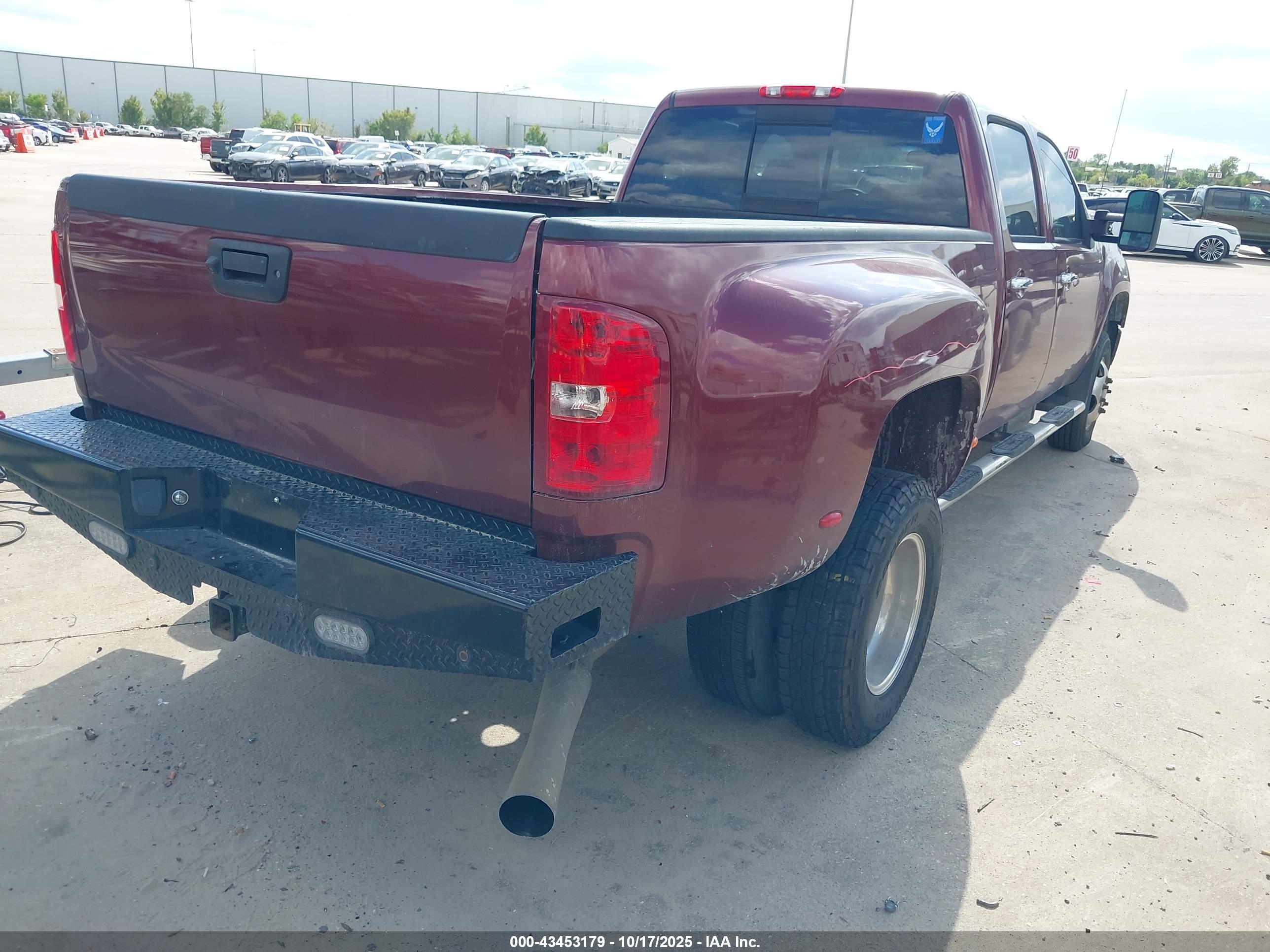 GMC SIERRA image 4