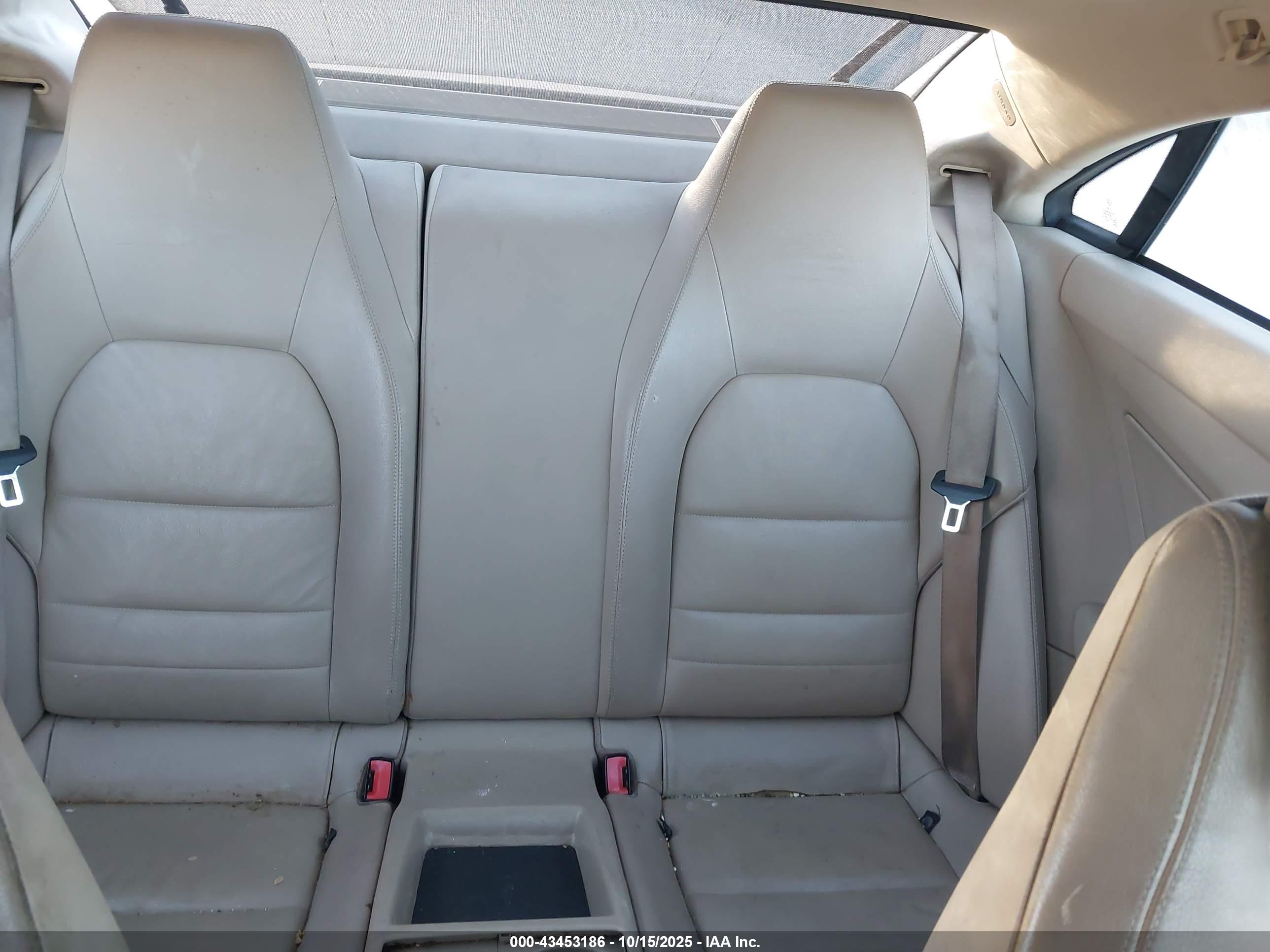 MERCEDES-BENZ E image 8