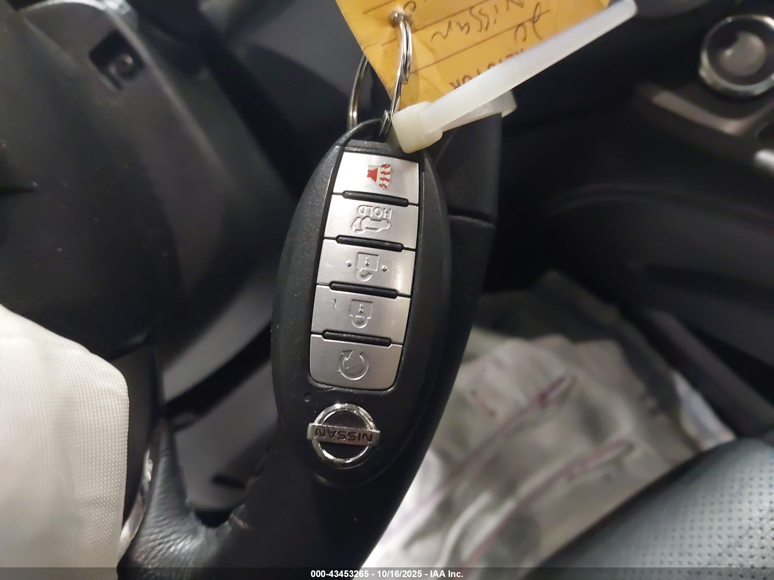 NISSAN MURANO image 11