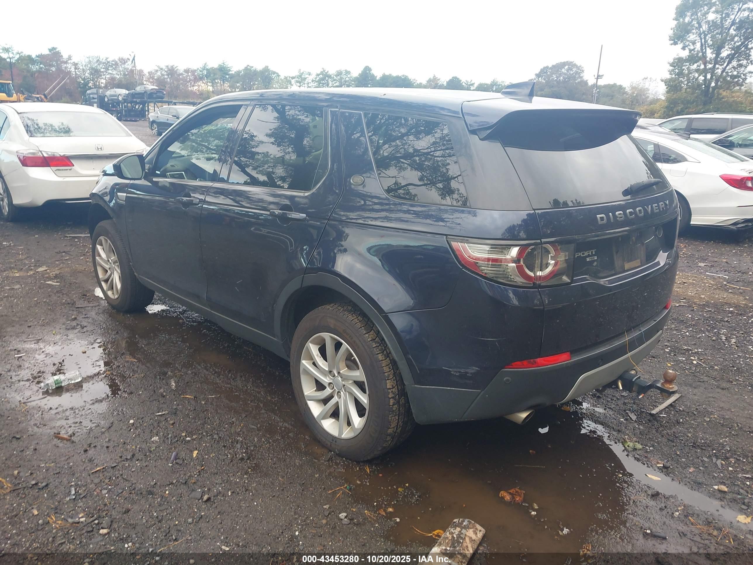 LAND ROVER image 3