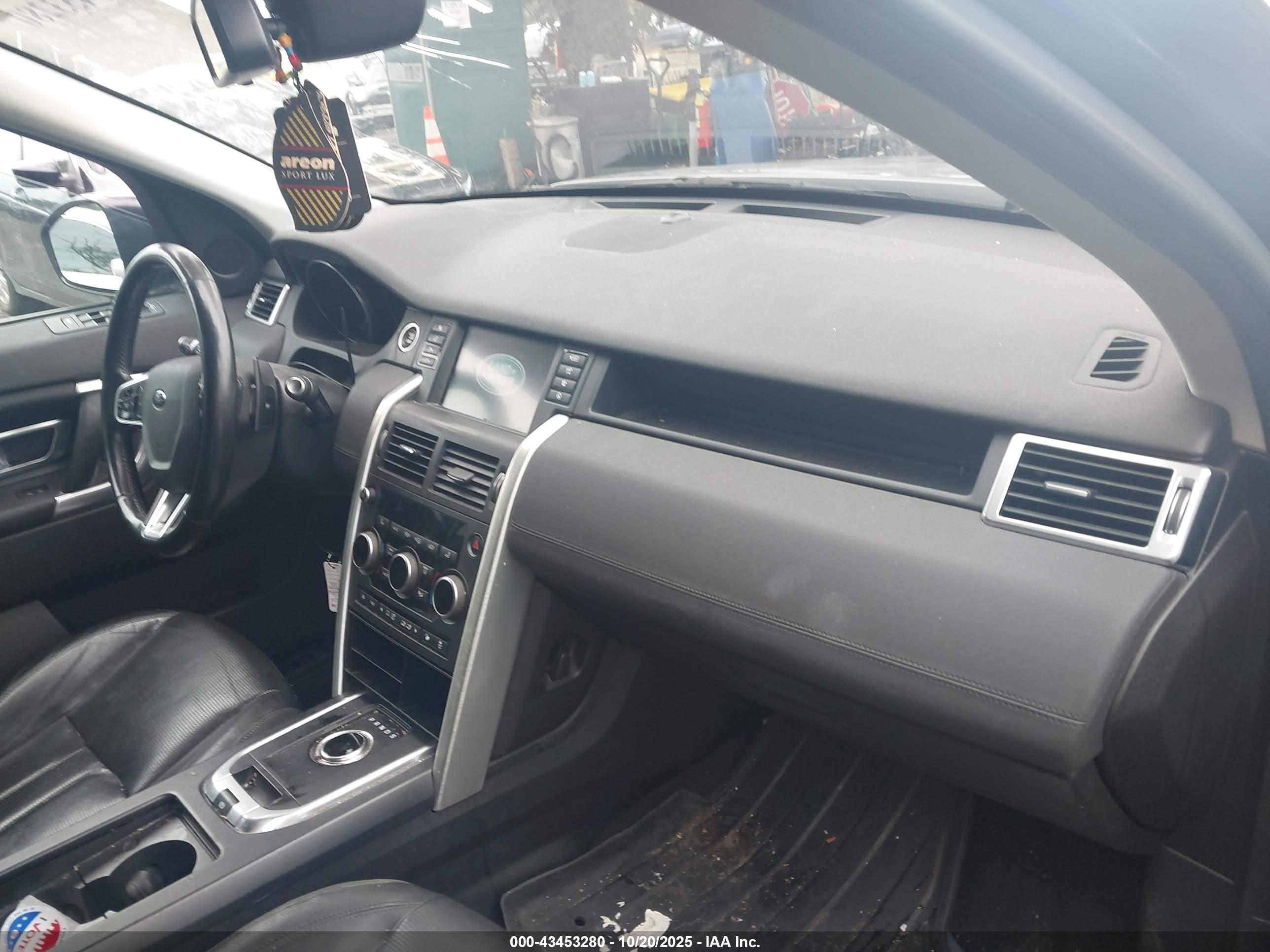 LAND ROVER image 5