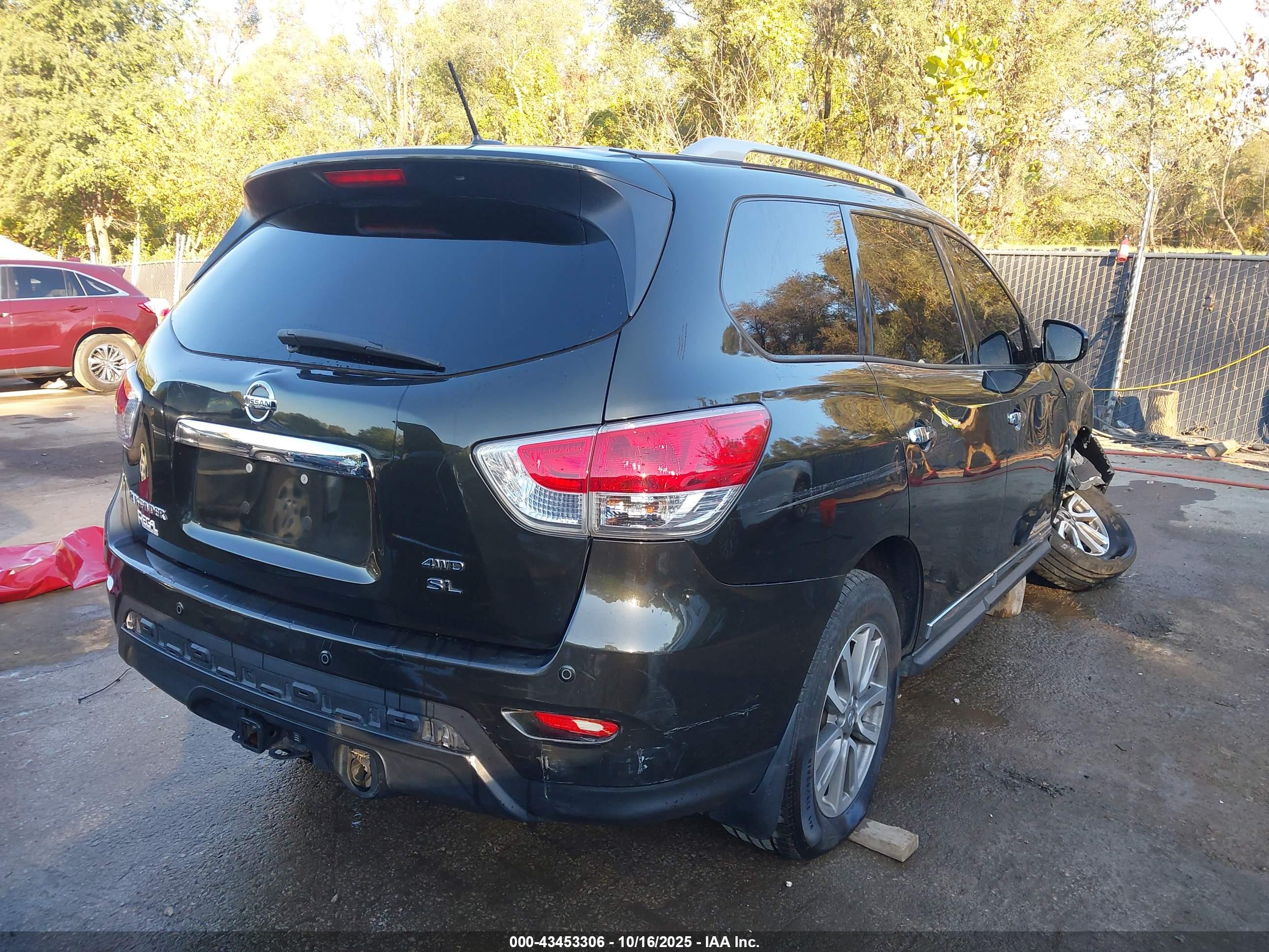 NISSAN PATHFINDER image 4