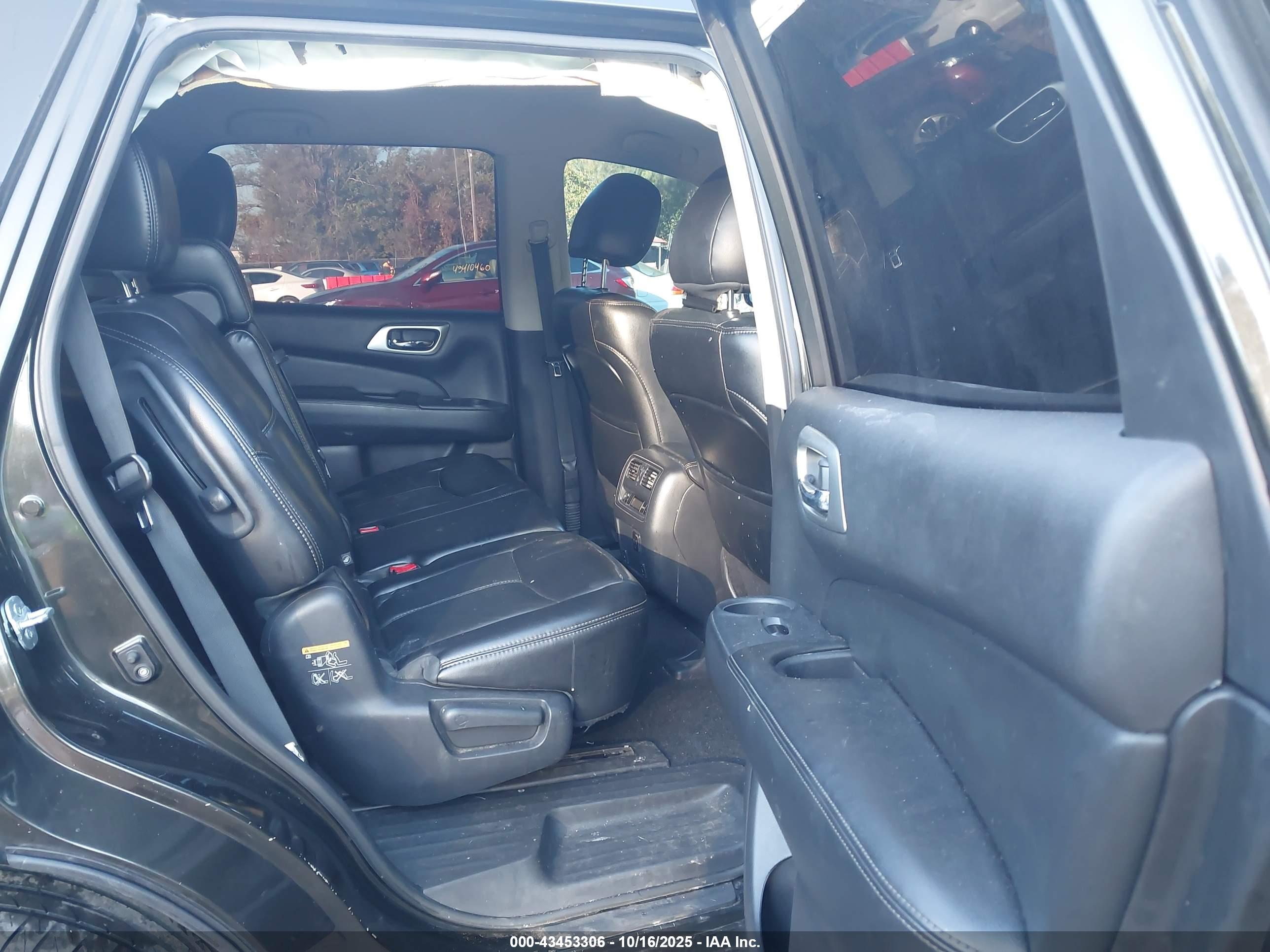 NISSAN PATHFINDER image 8