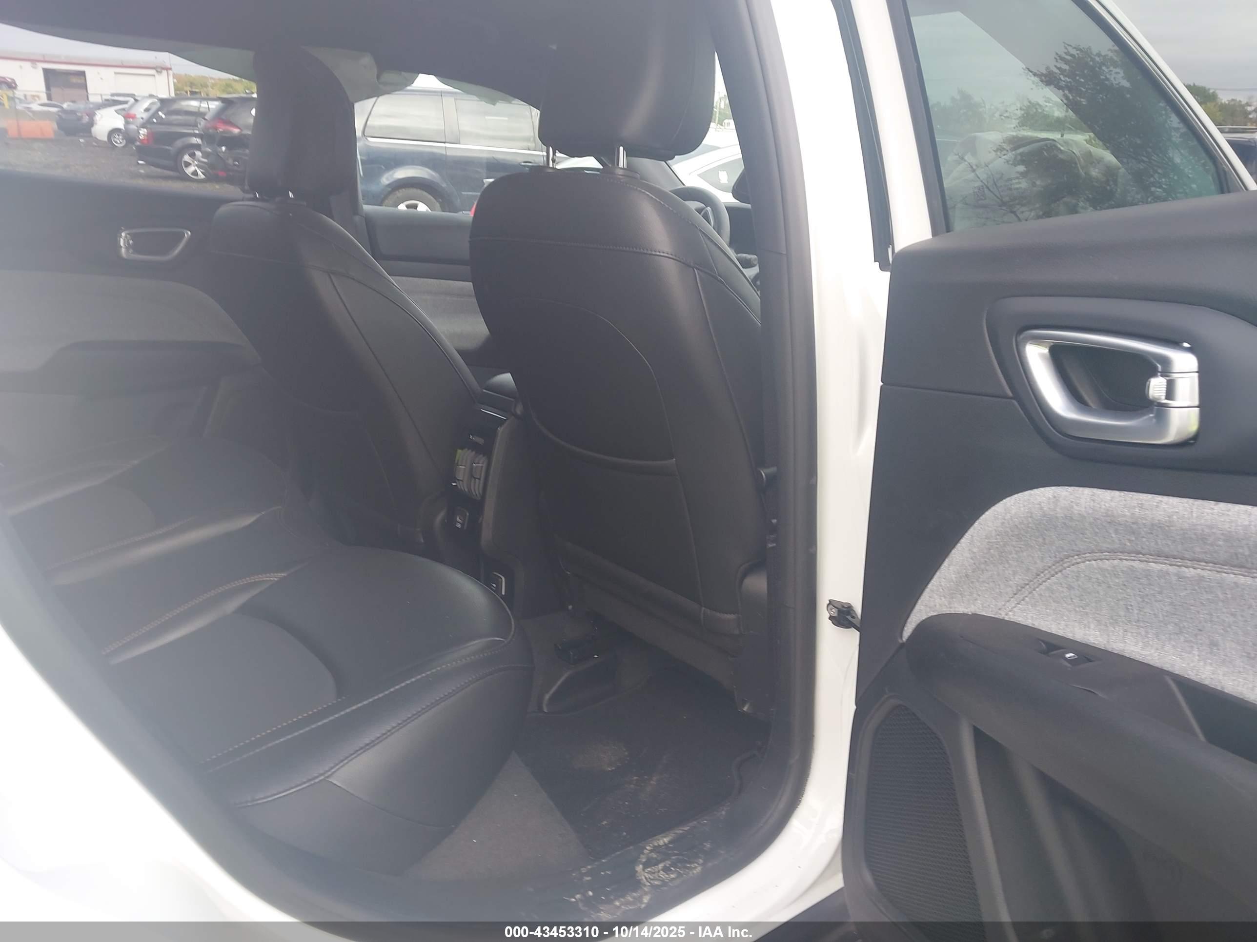 JEEP COMPASS image 8