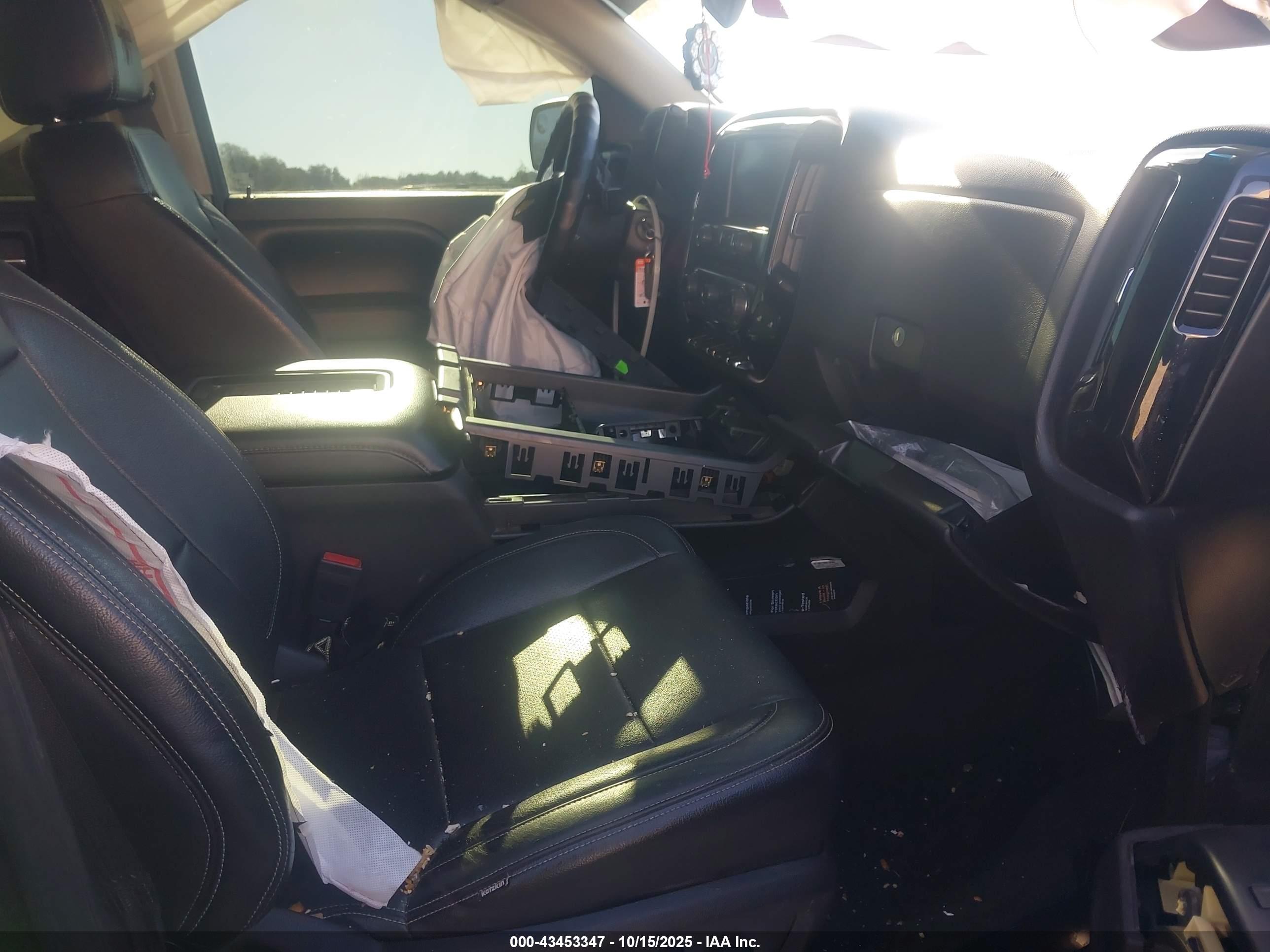 CHEVROLET SILVERADO image 5