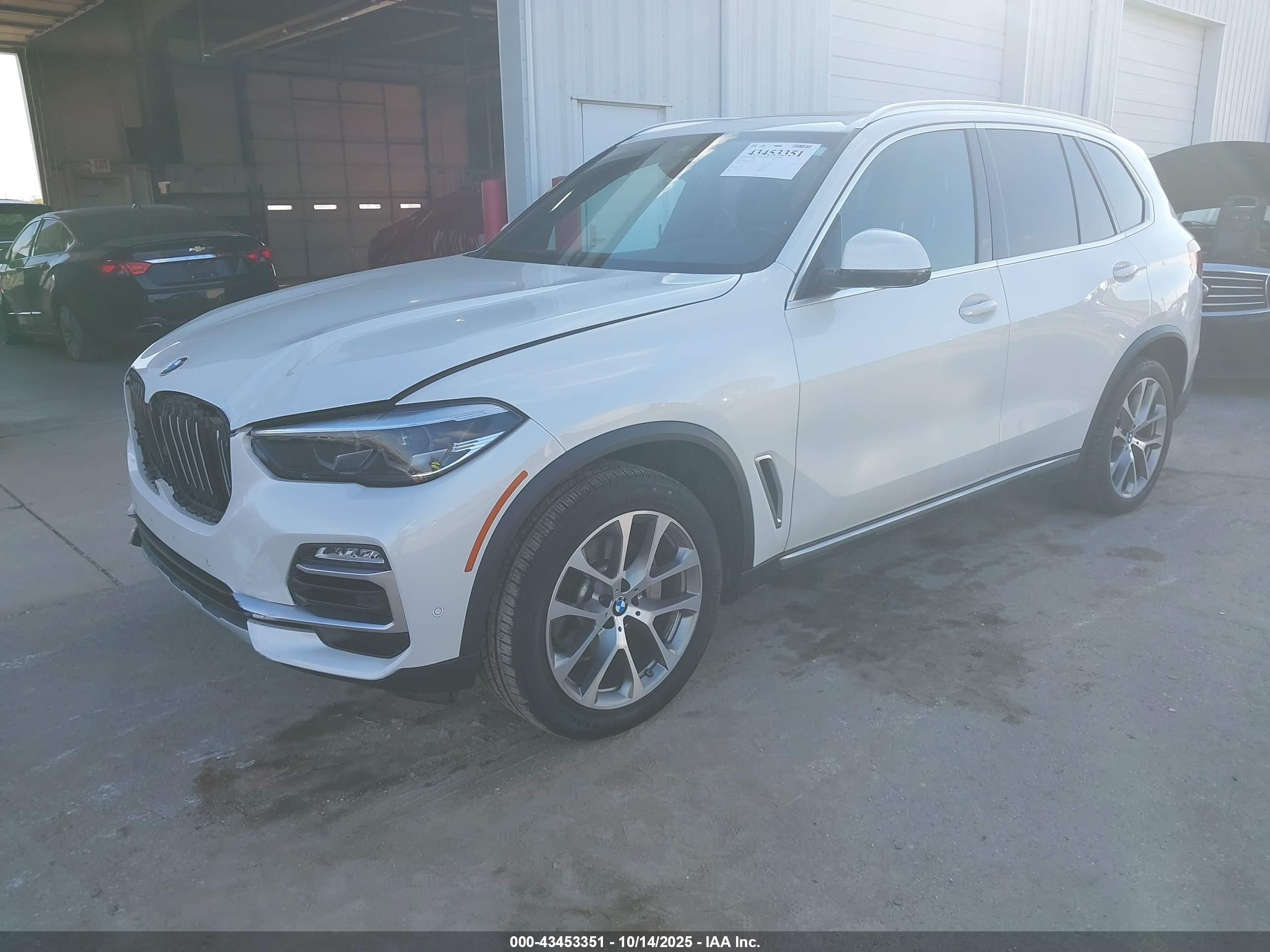 BMW X5 image 2