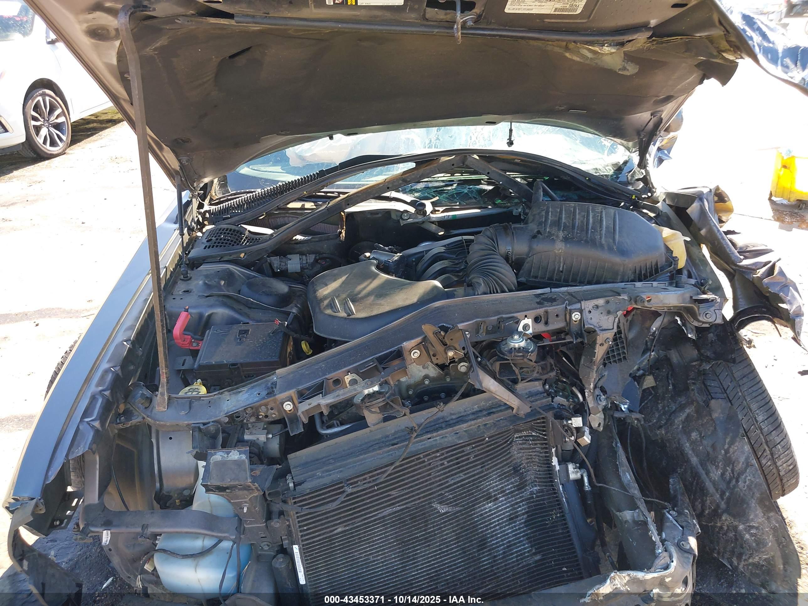 DODGE CHALLENGER image 10