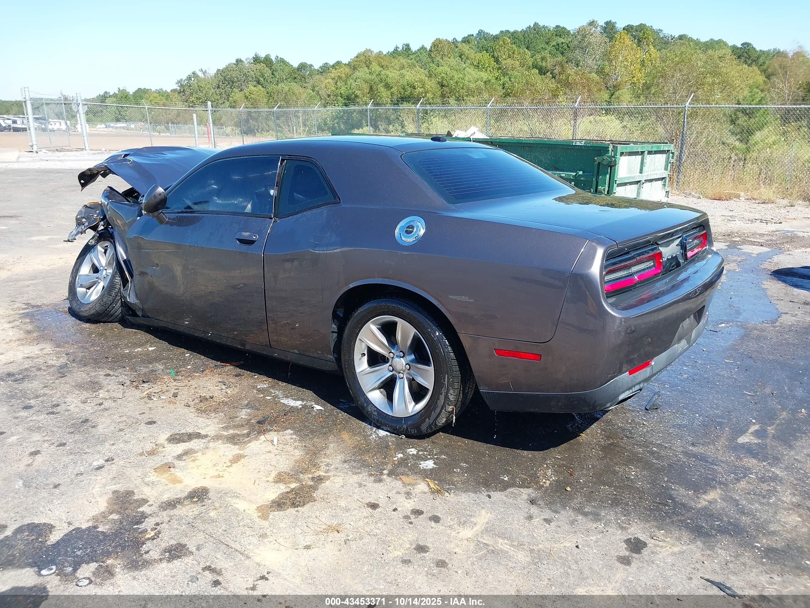 DODGE CHALLENGER image 3