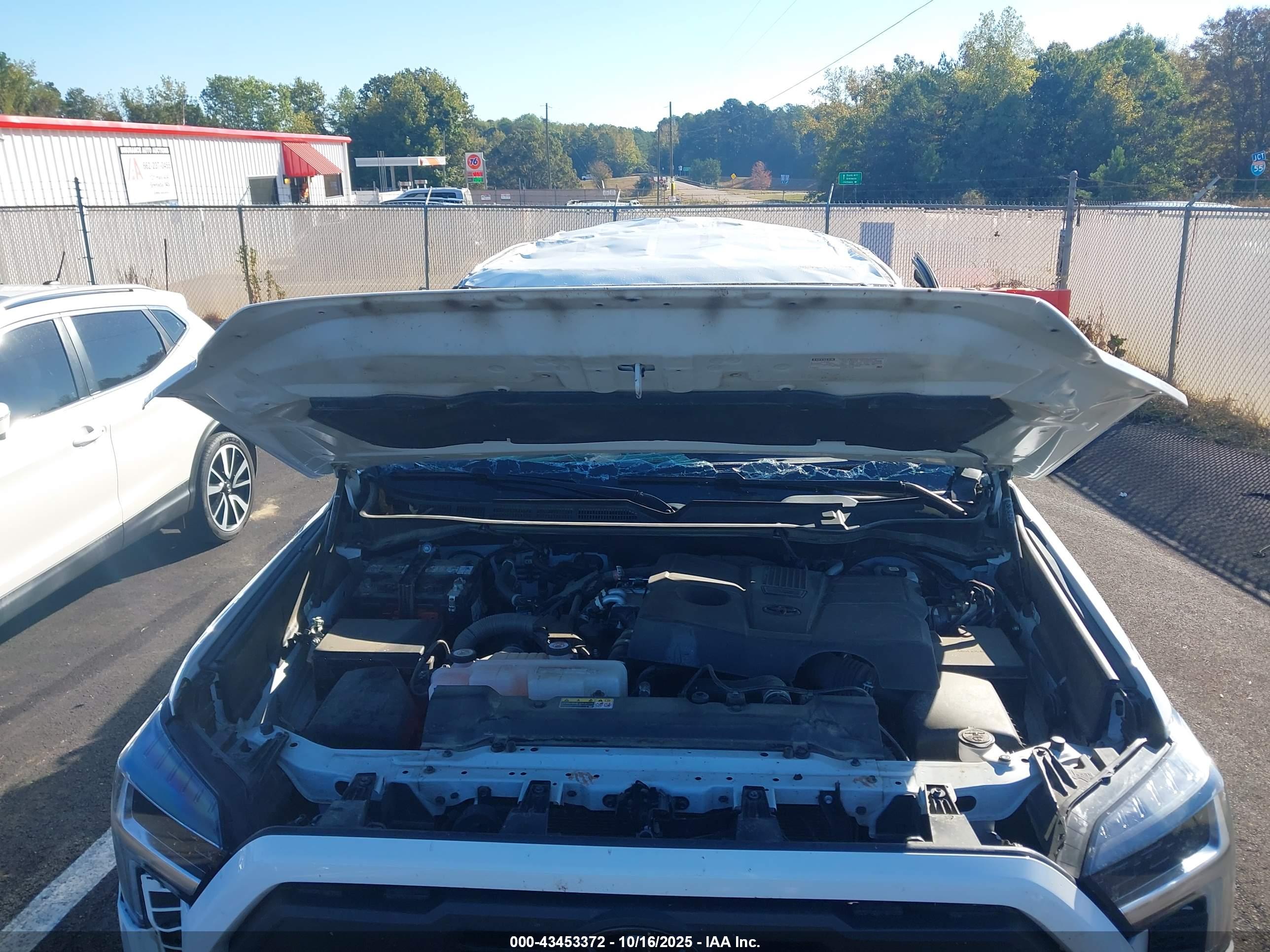 TOYOTA TUNDRA image 10