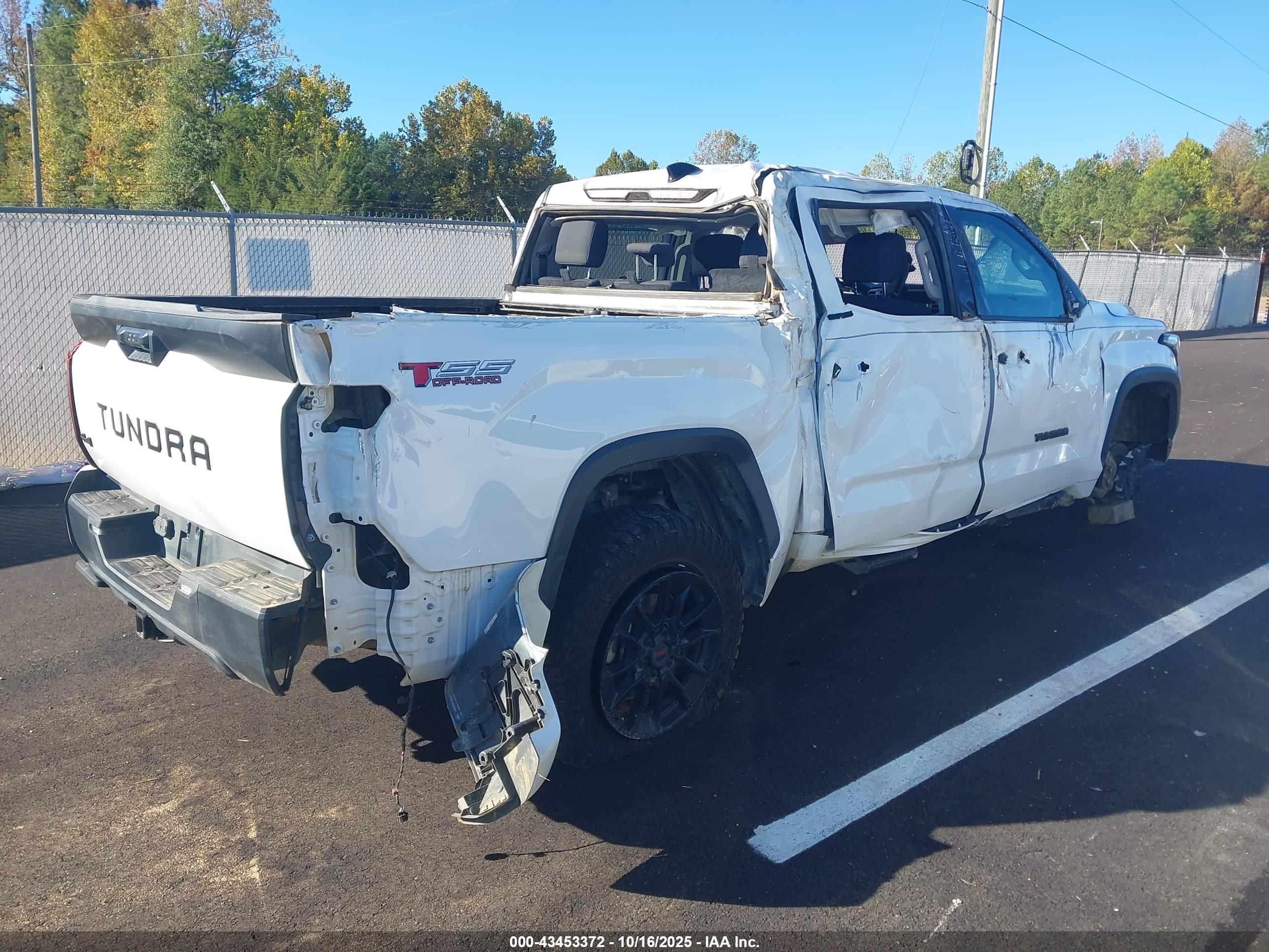 TOYOTA TUNDRA image 4
