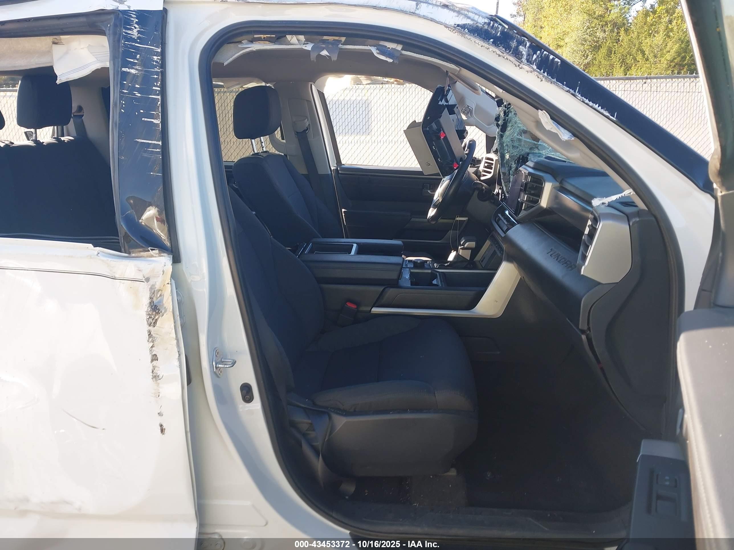 TOYOTA TUNDRA image 5