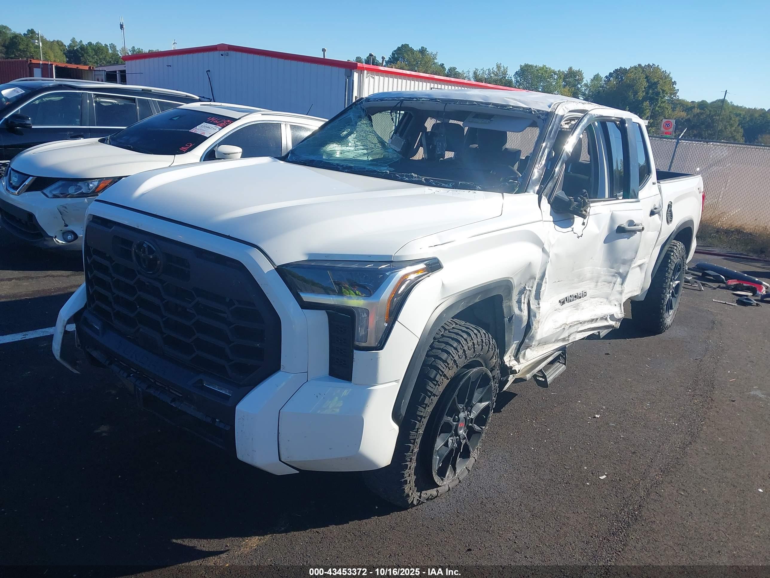TOYOTA TUNDRA image 6