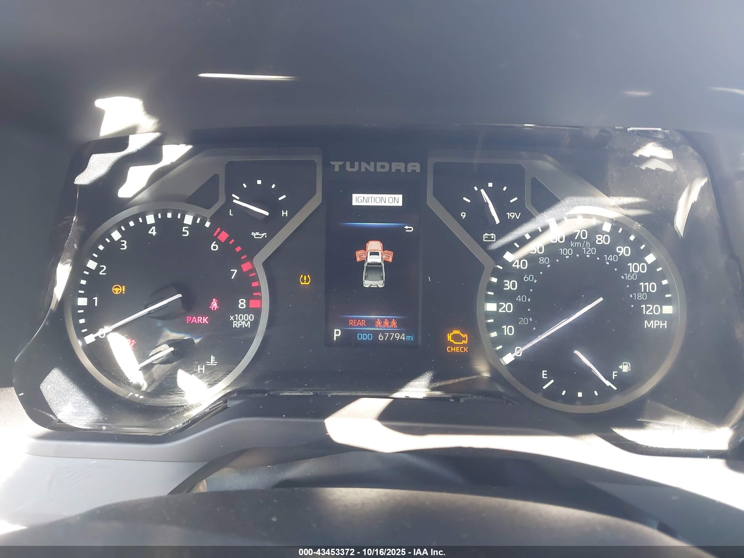 TOYOTA TUNDRA image 7