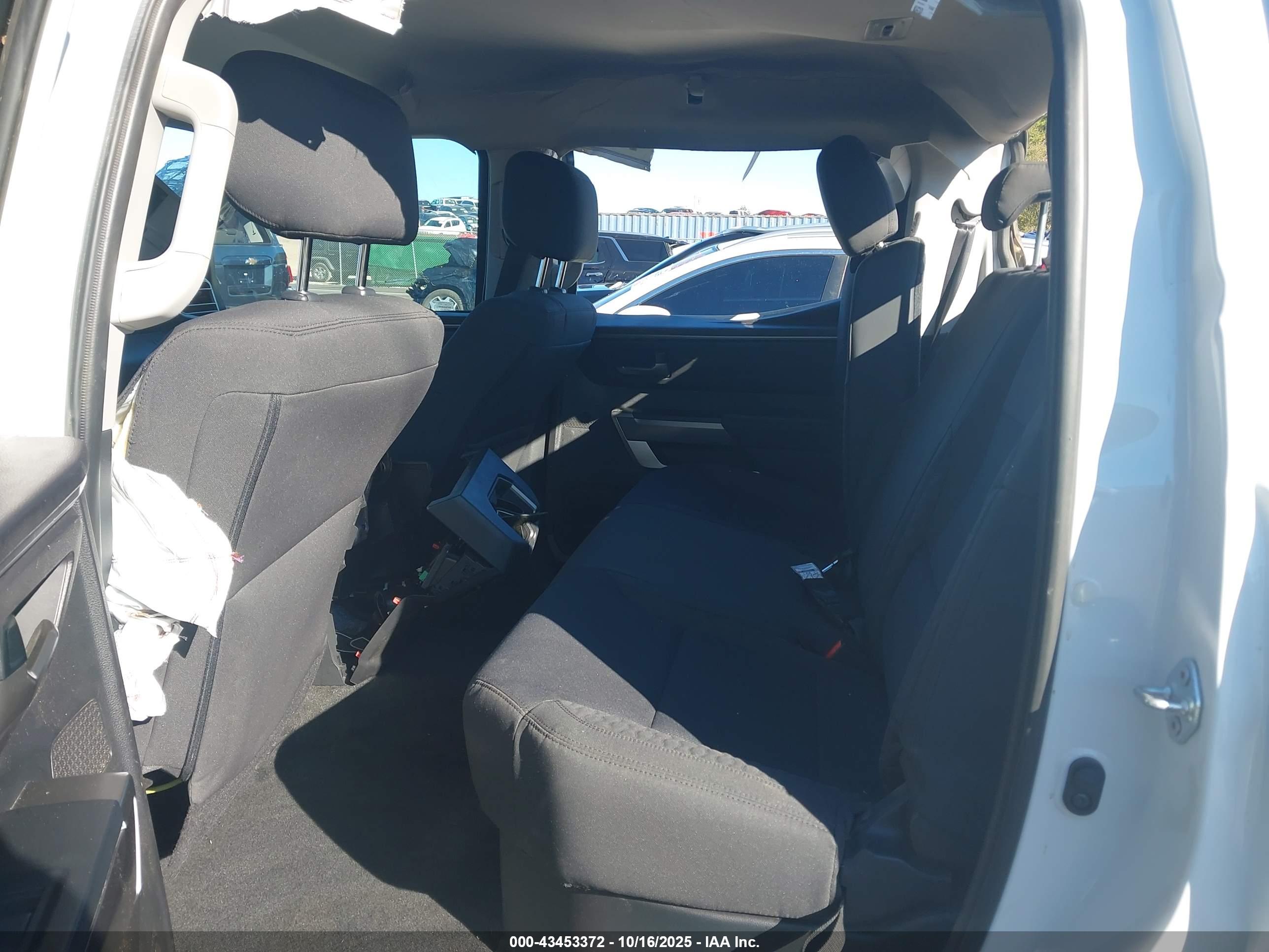 TOYOTA TUNDRA image 8