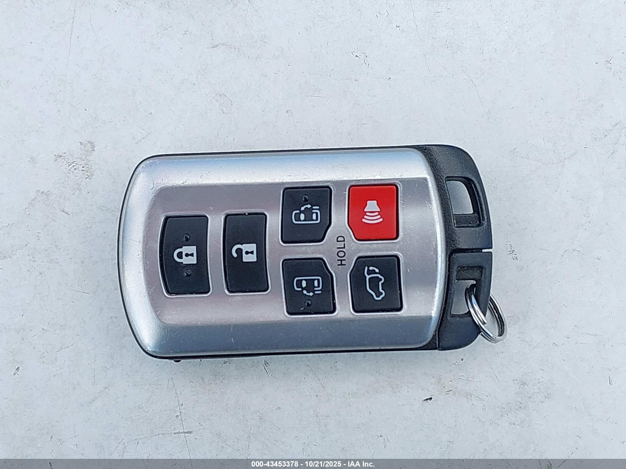 TOYOTA SIENNA image 11