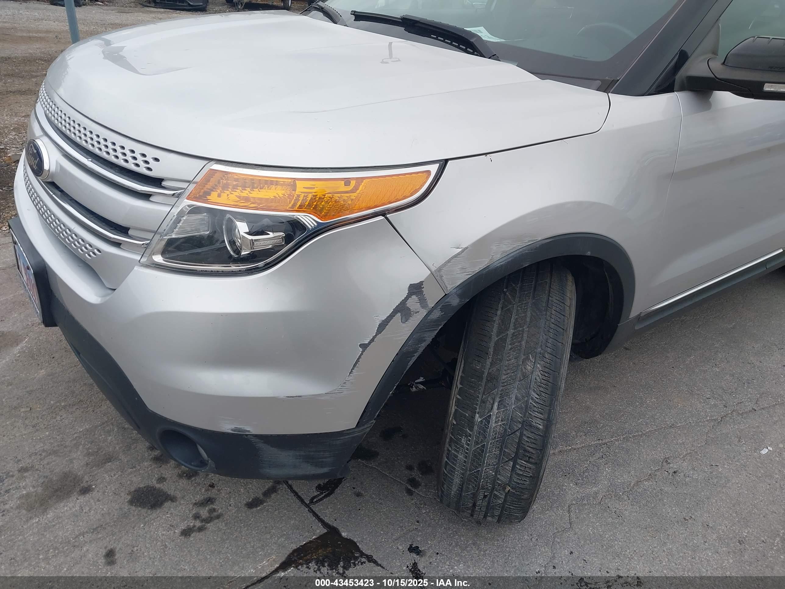 FORD EXPLORER image 6