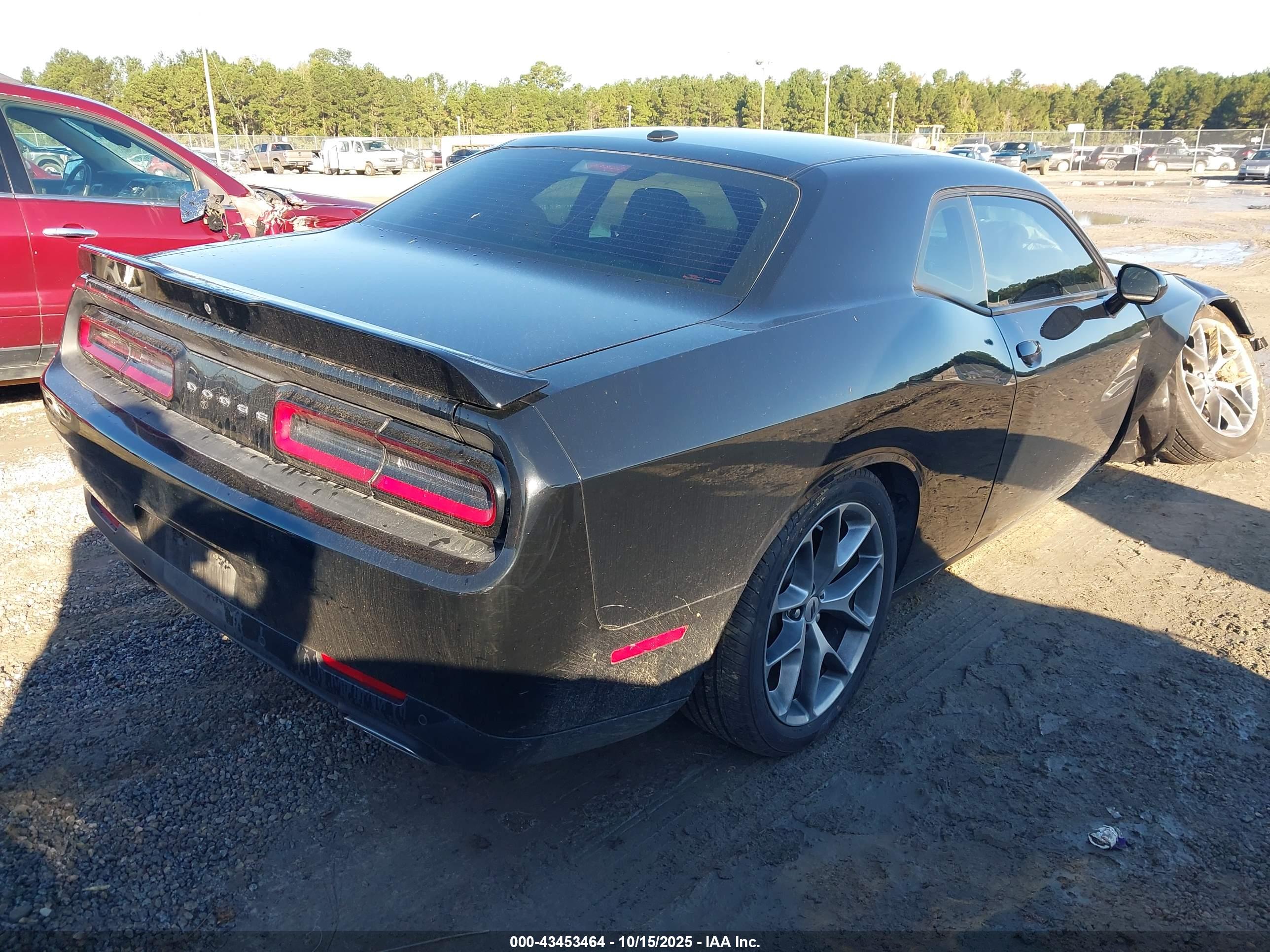 DODGE CHALLENGER image 4