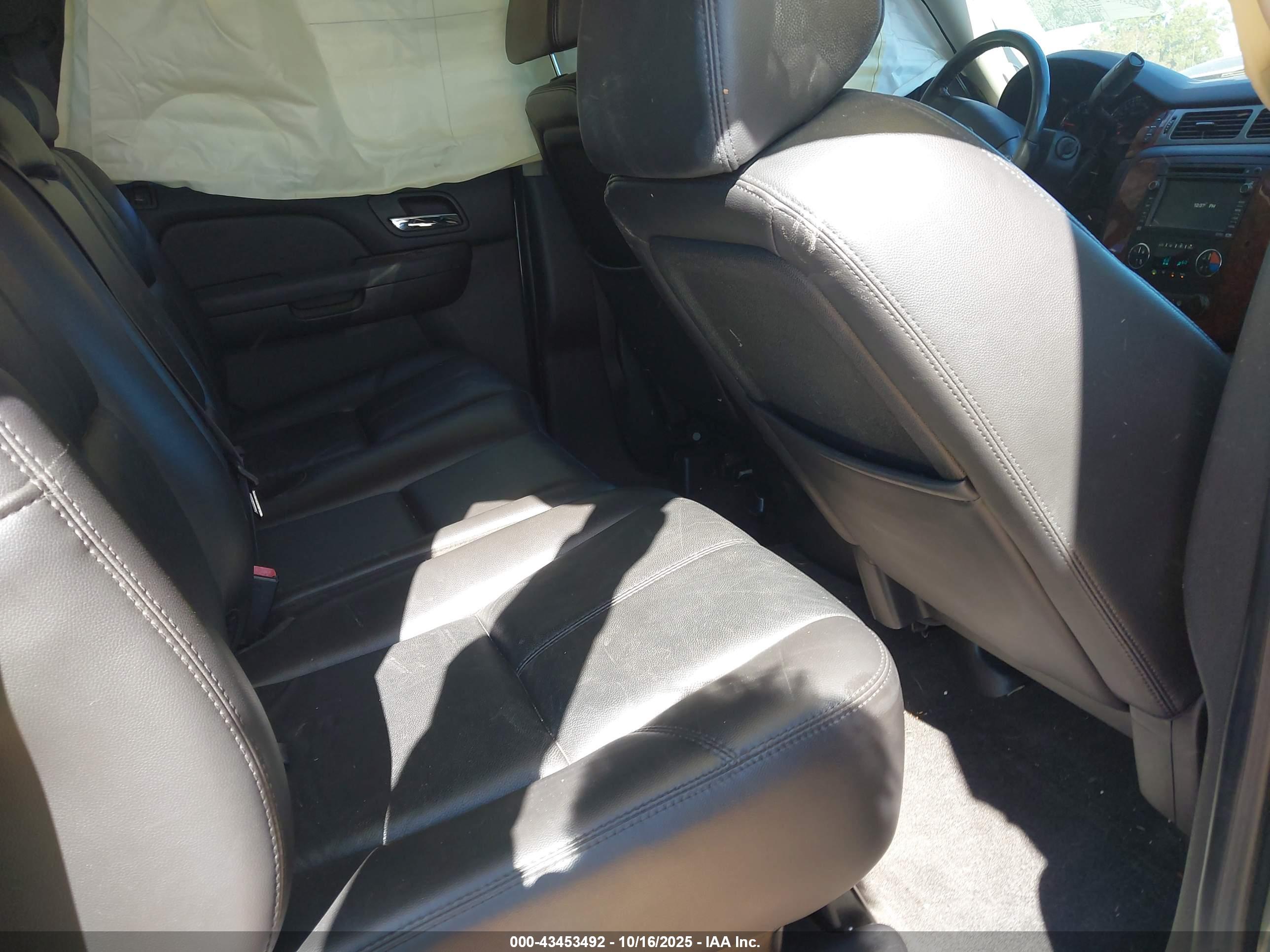 CHEVROLET AVALANCHE image 8