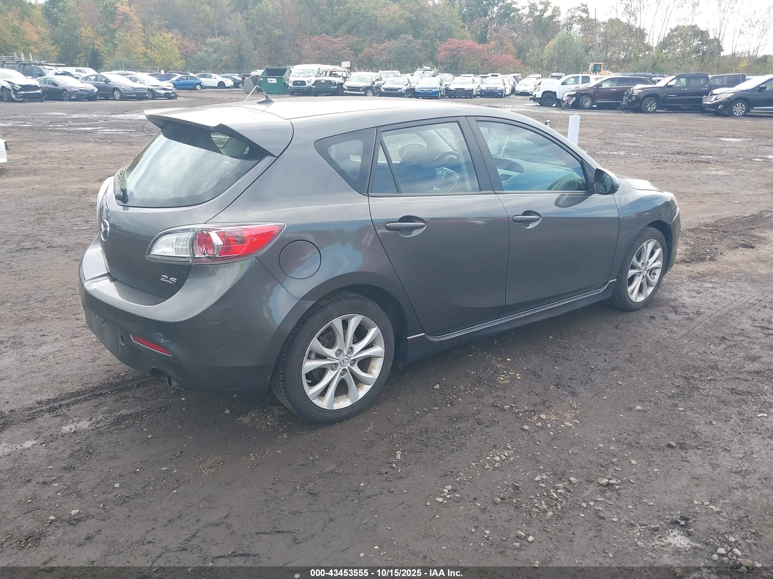 MAZDA MAZDA3 image 4