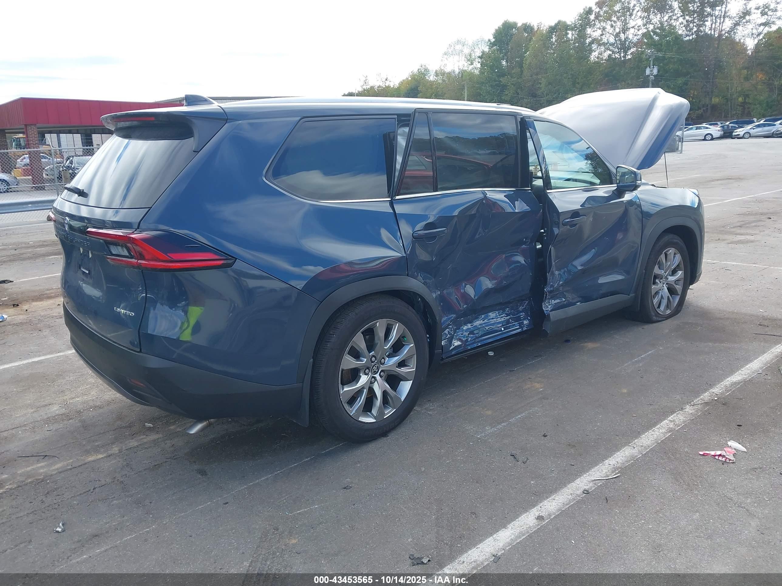 TOYOTA GRAND image 4
