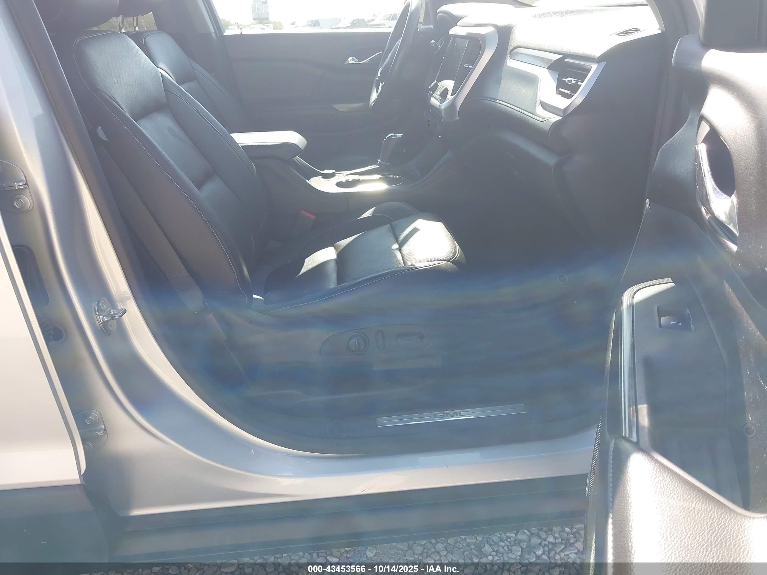 GMC ACADIA image 5