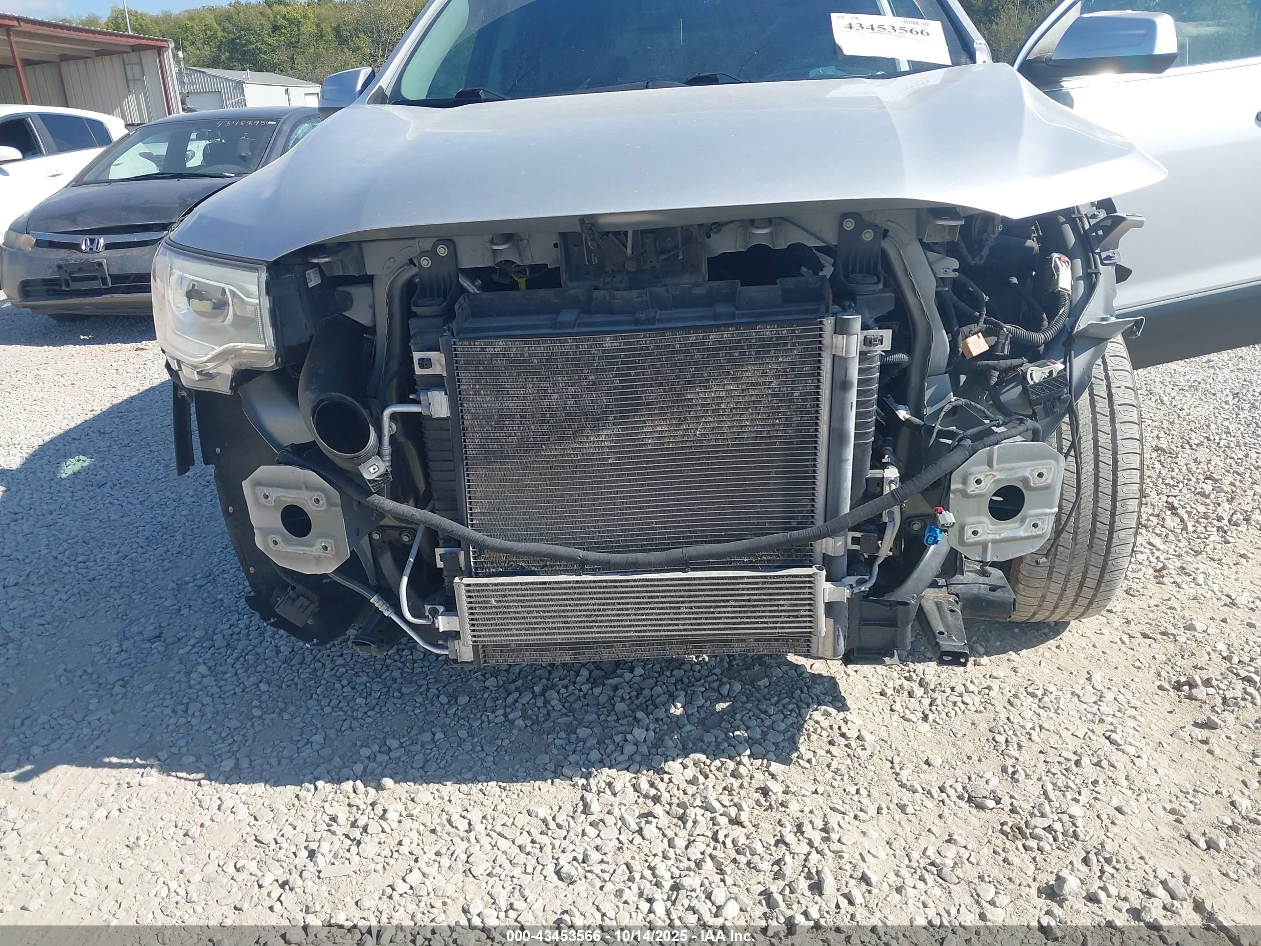 GMC ACADIA image 6