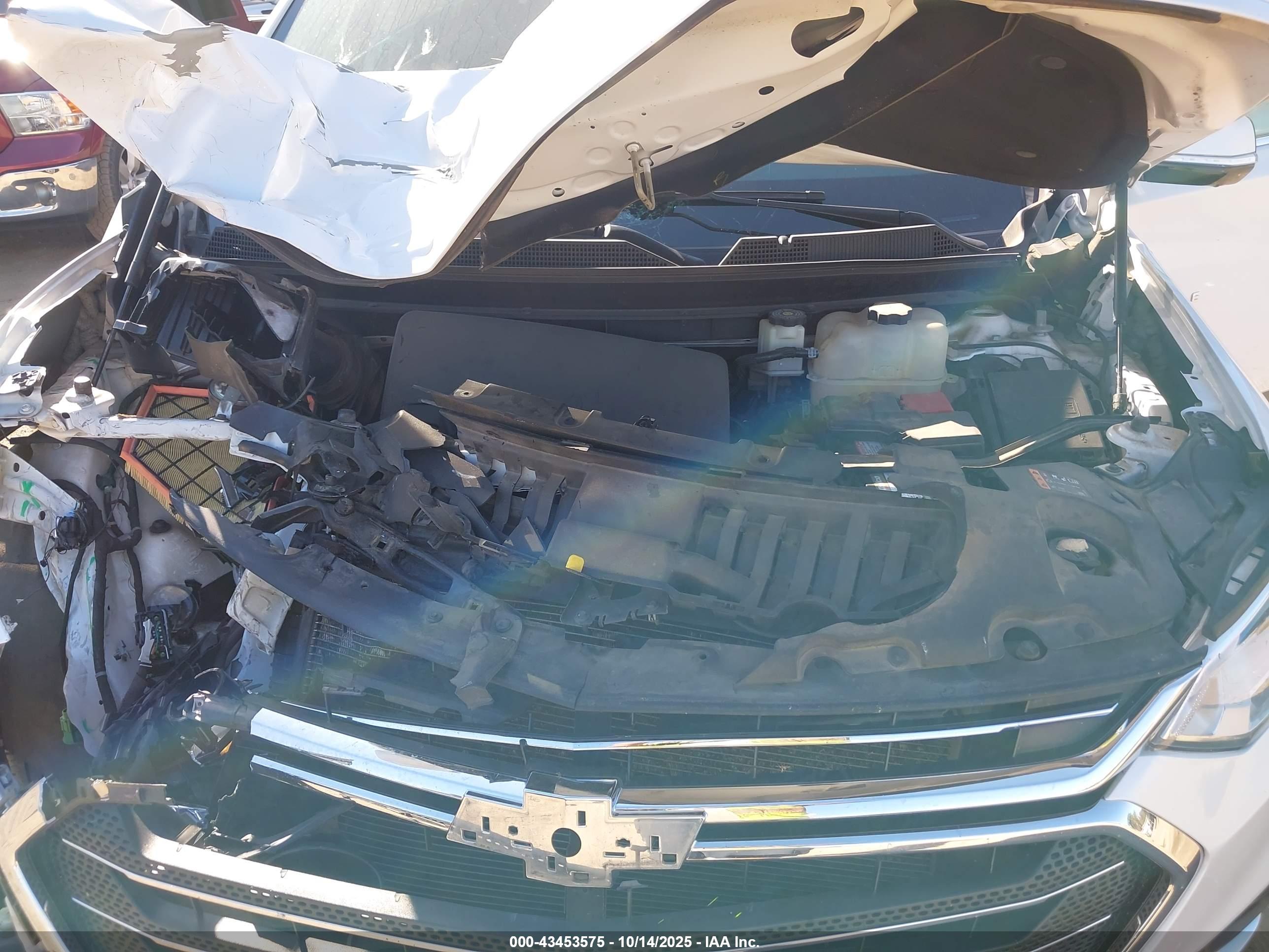 CHEVROLET TRAVERSE image 10