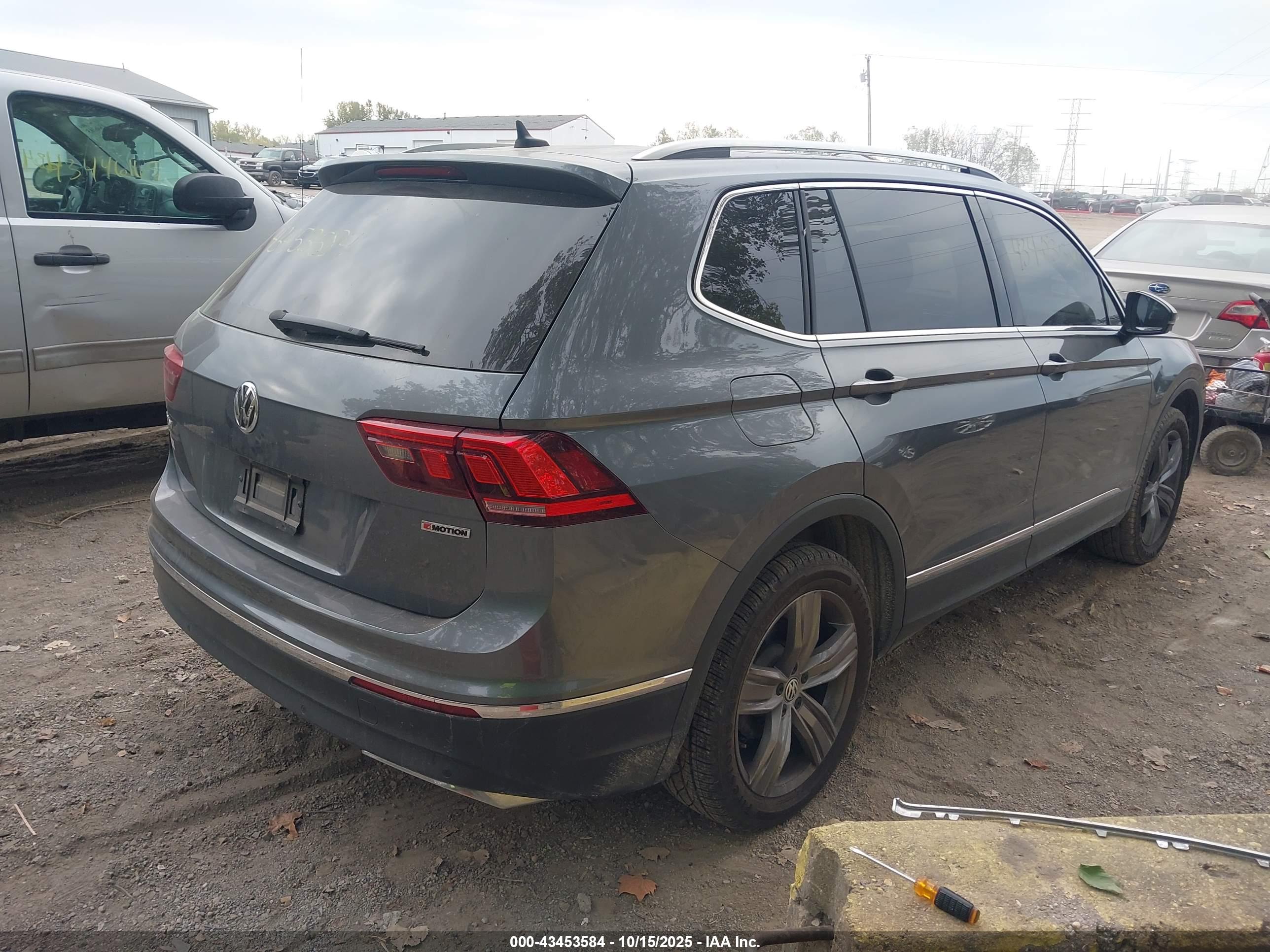 VOLKSWAGEN TIGUAN image 4