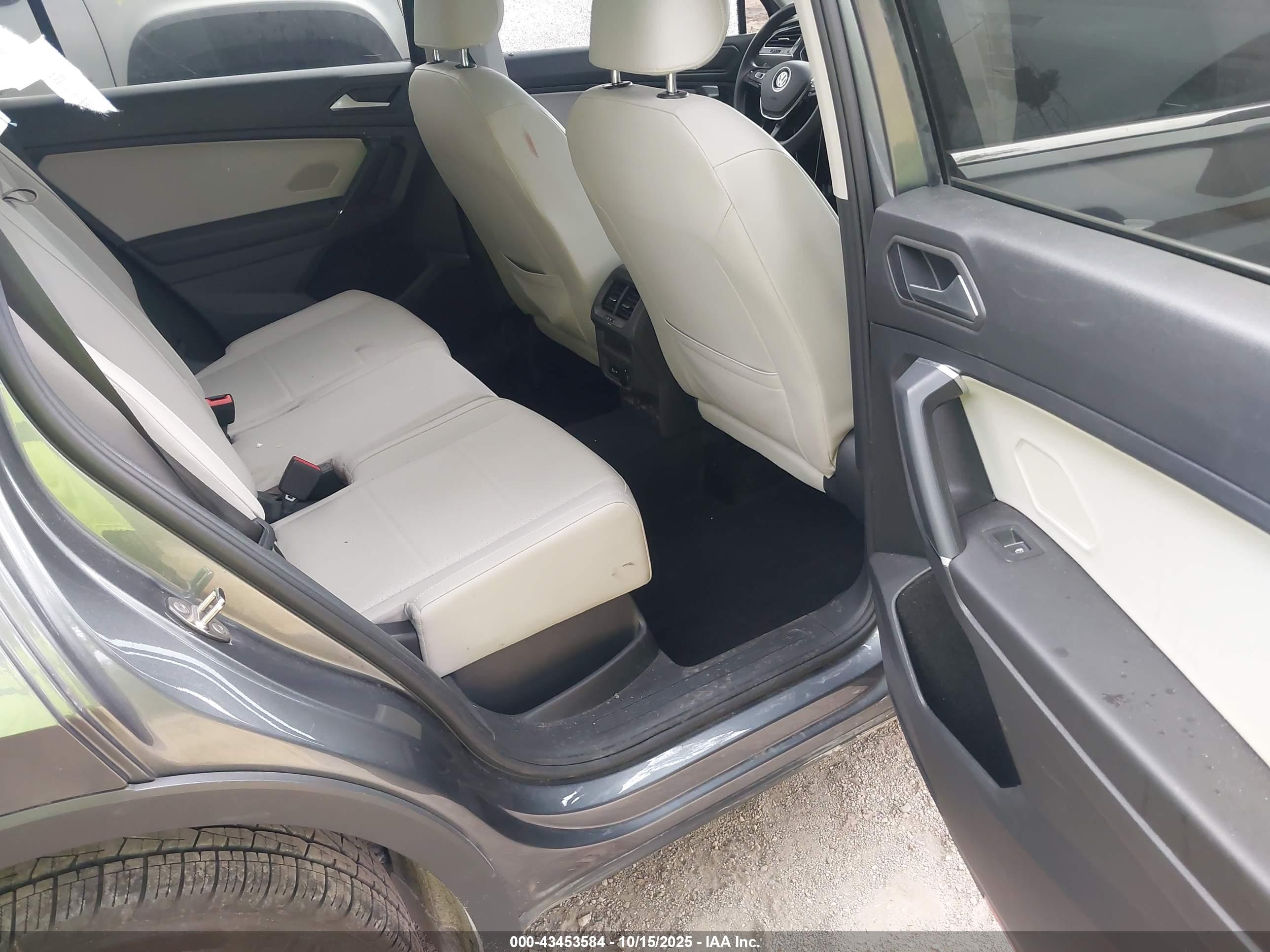 VOLKSWAGEN TIGUAN image 8