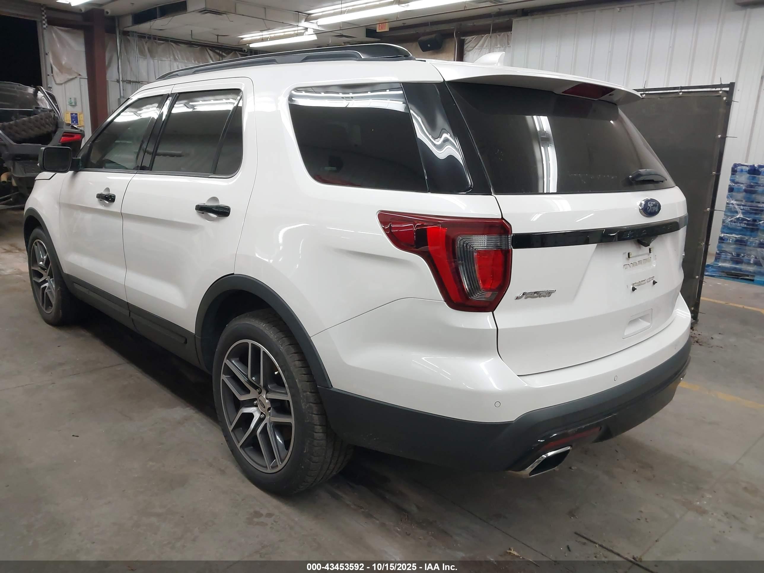 FORD EXPLORER image 3