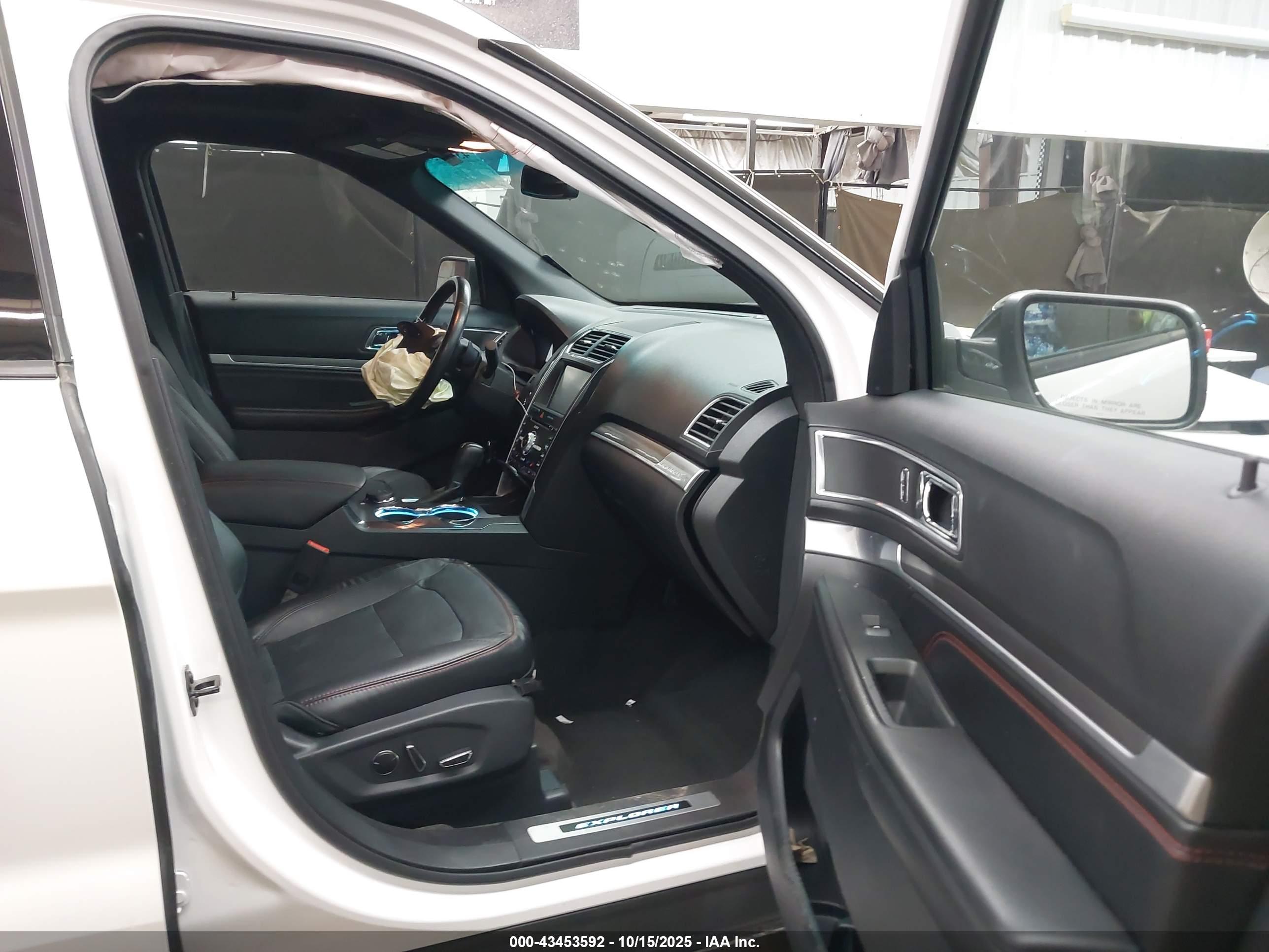 FORD EXPLORER image 5