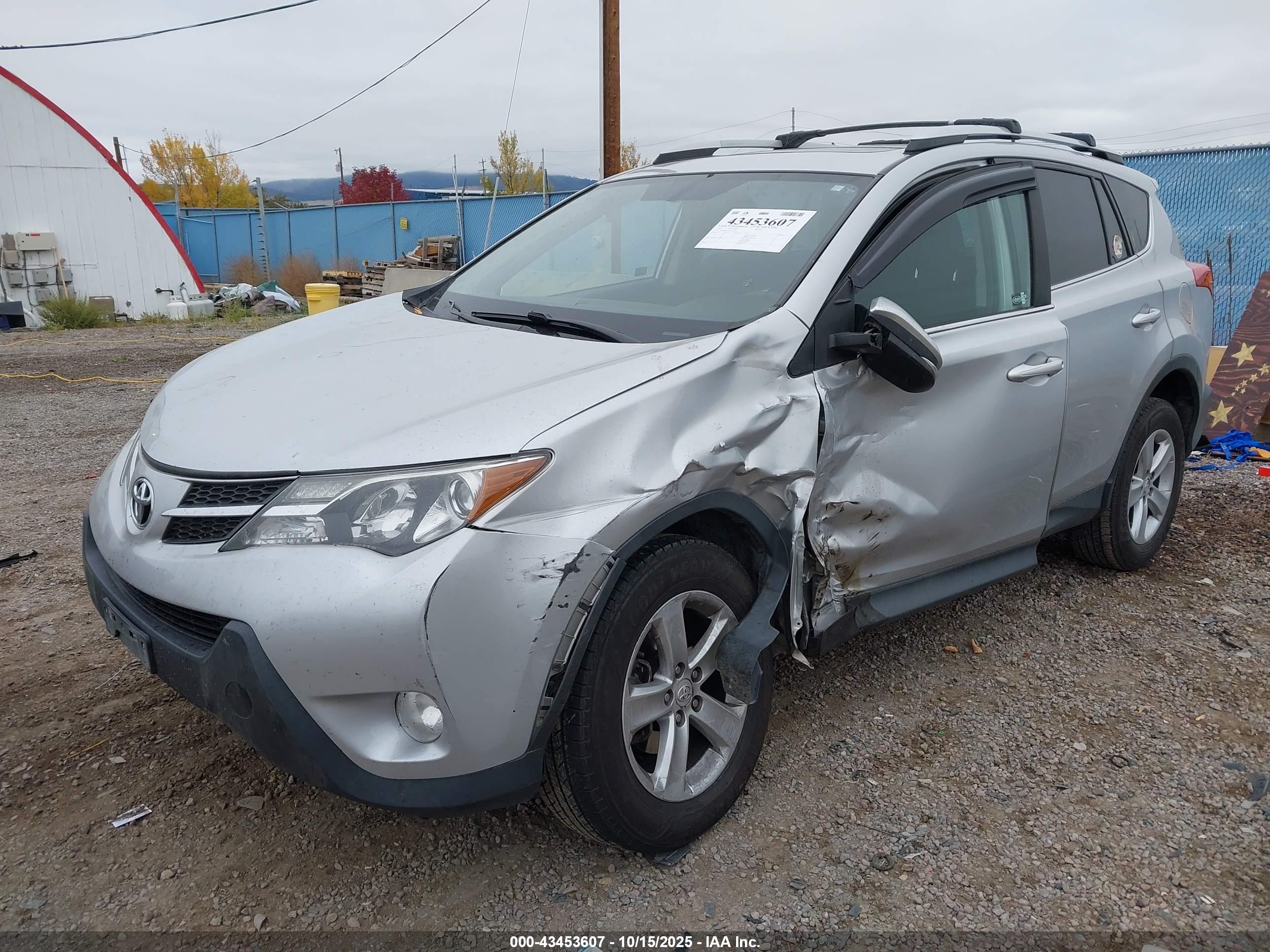 TOYOTA RAV4 image 2