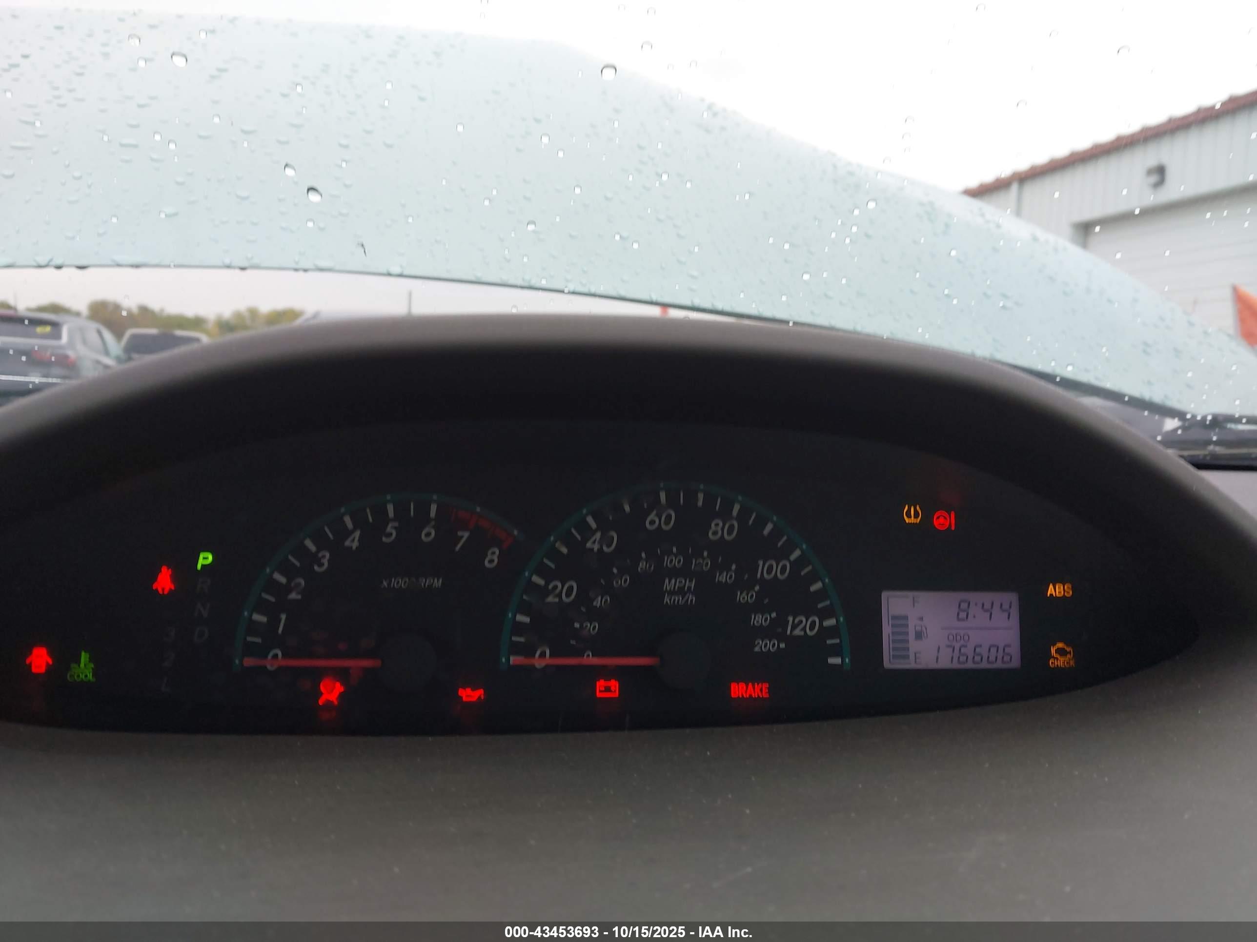 TOYOTA YARIS image 7