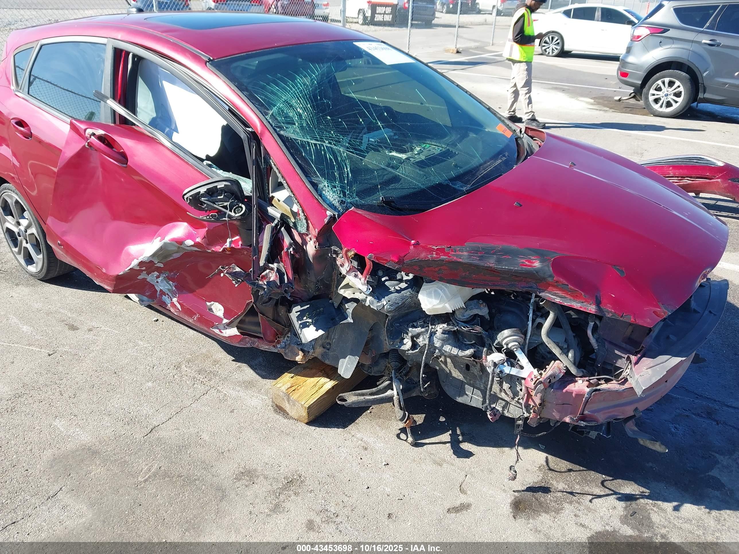 FORD FIESTA image 6