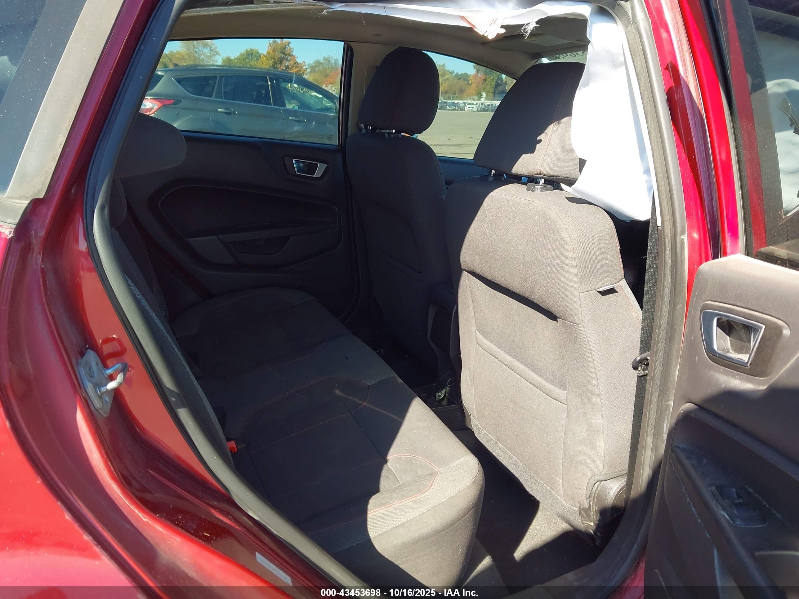 FORD FIESTA image 8