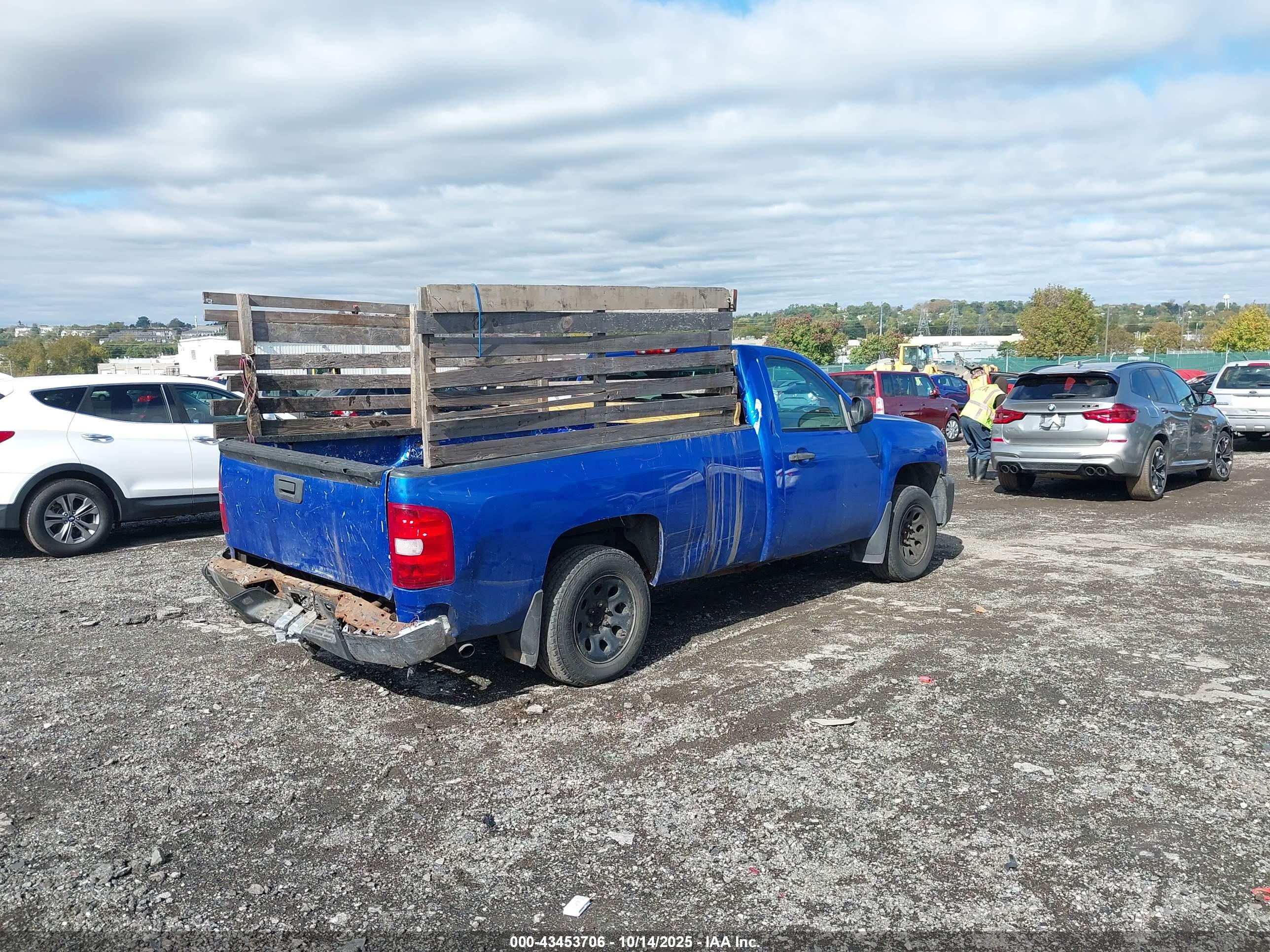 CHEVROLET SILVERADO image 4