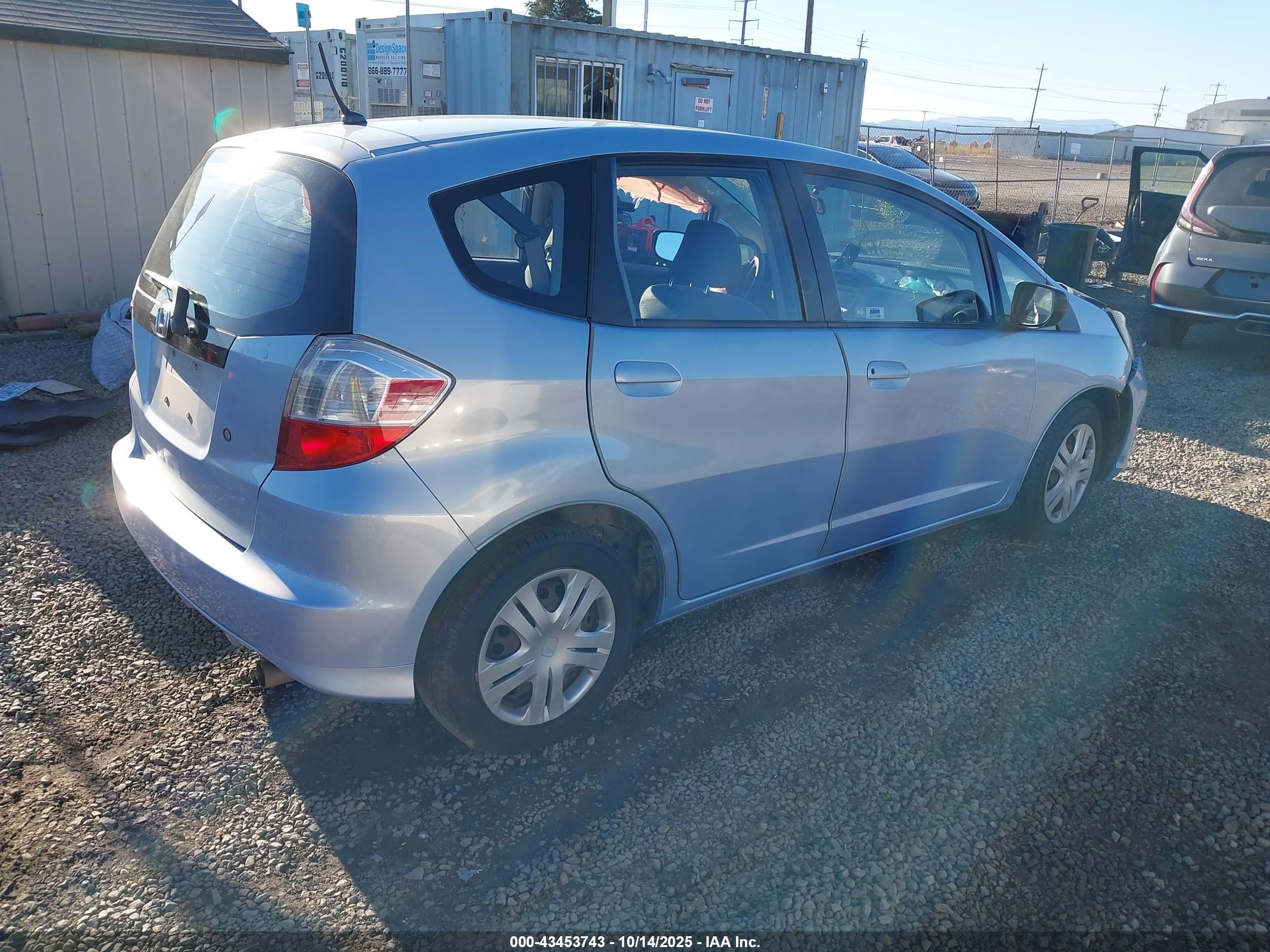 HONDA FIT image 4