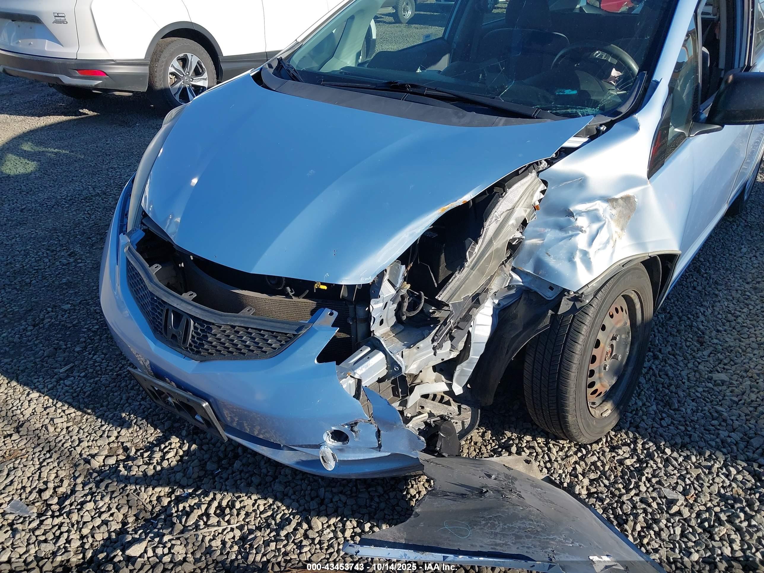 HONDA FIT image 6