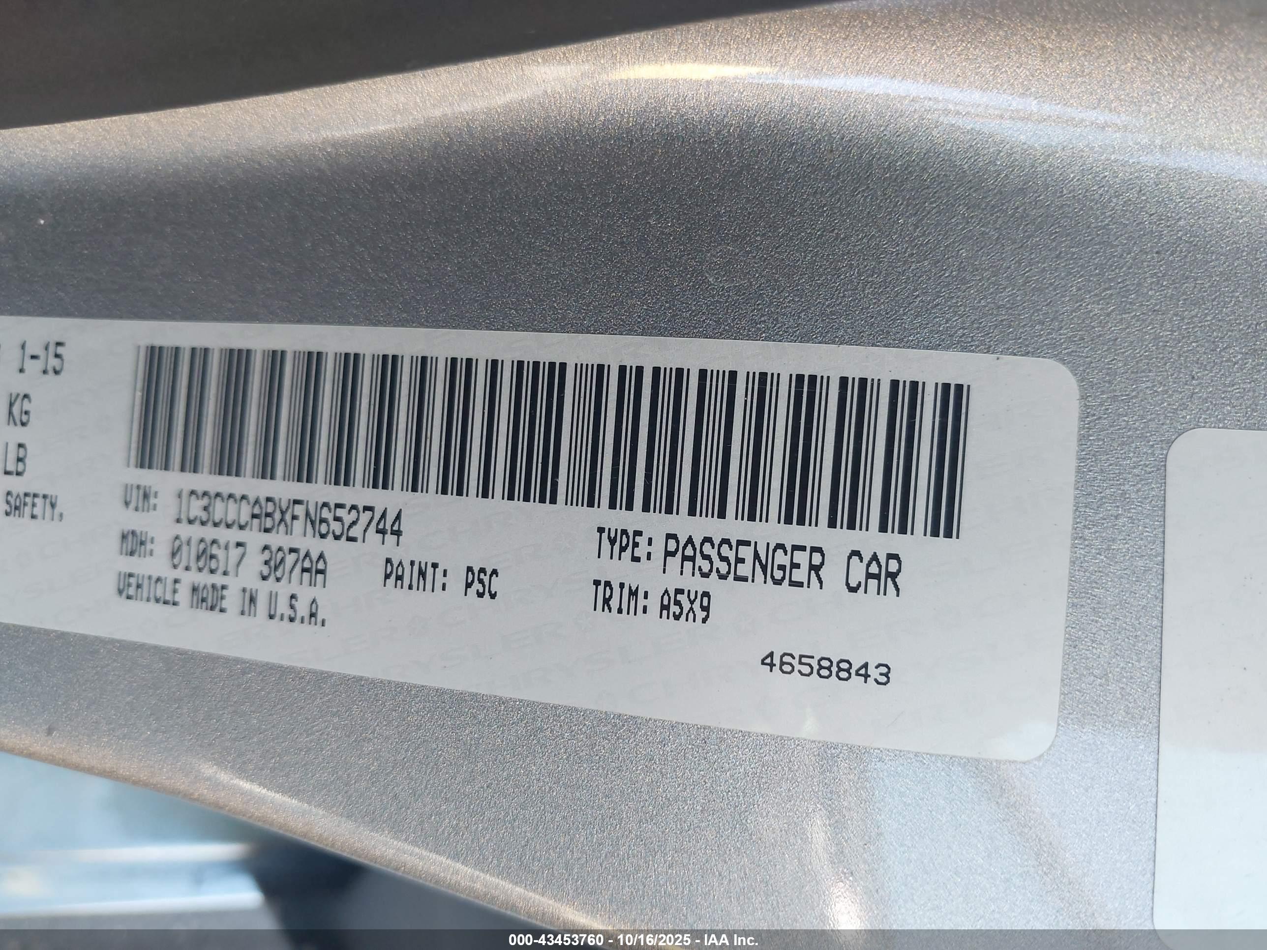 CHRYSLER 200 image 9
