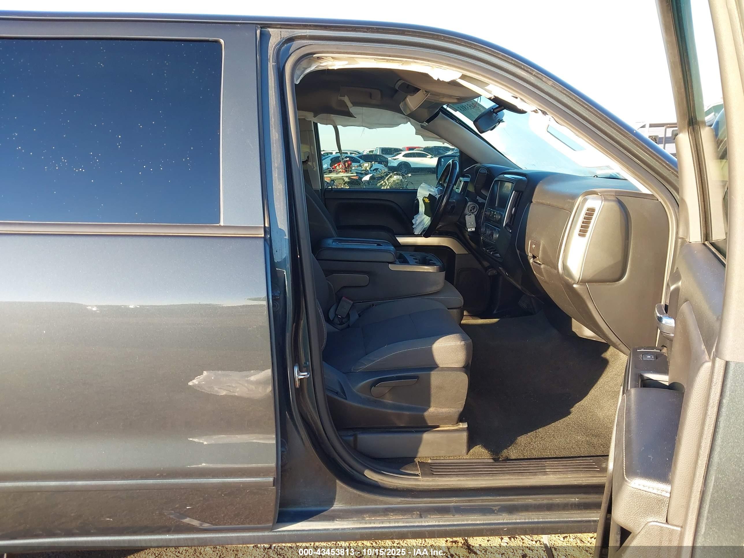 CHEVROLET SILVERADO image 5