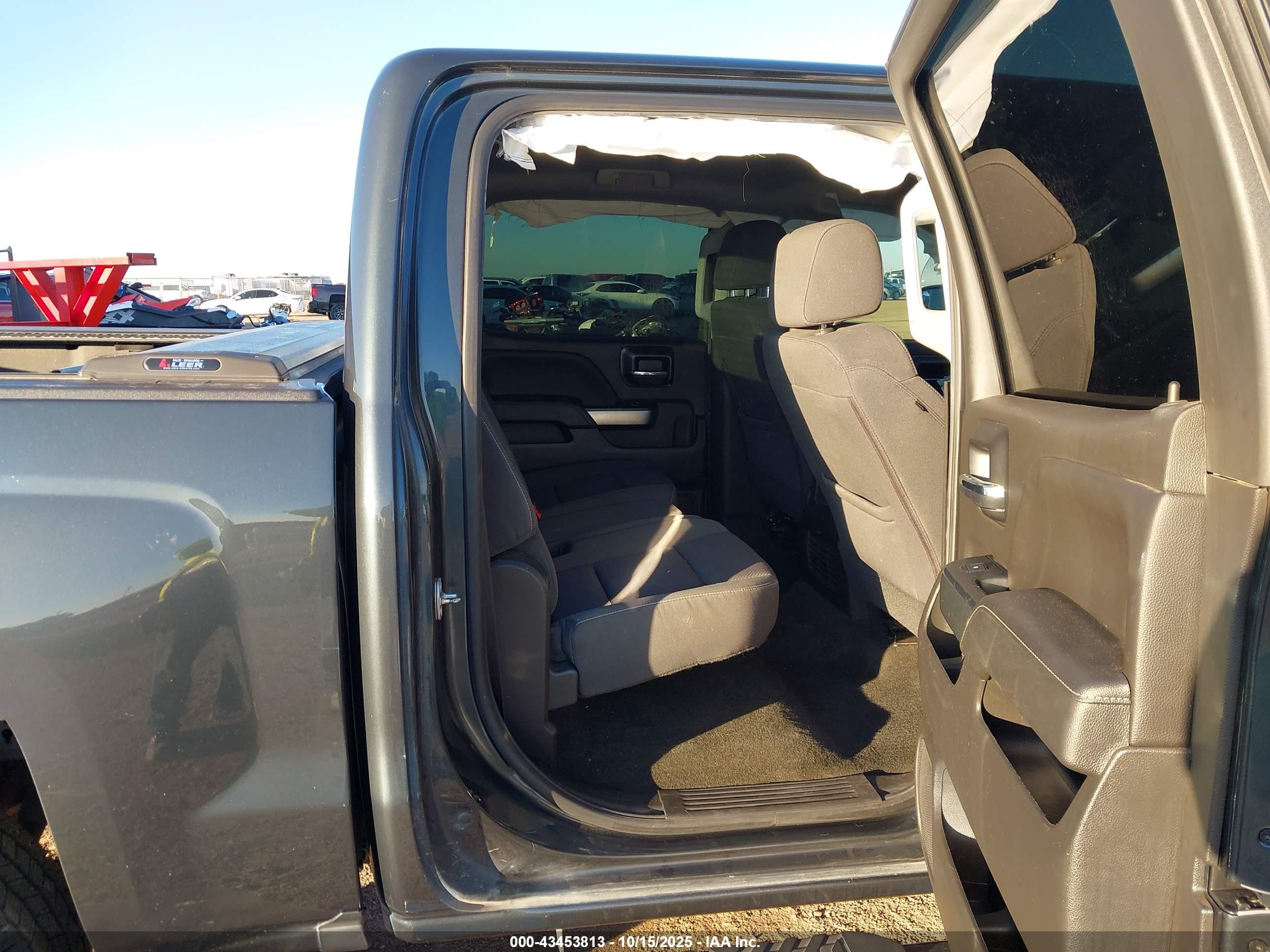 CHEVROLET SILVERADO image 8