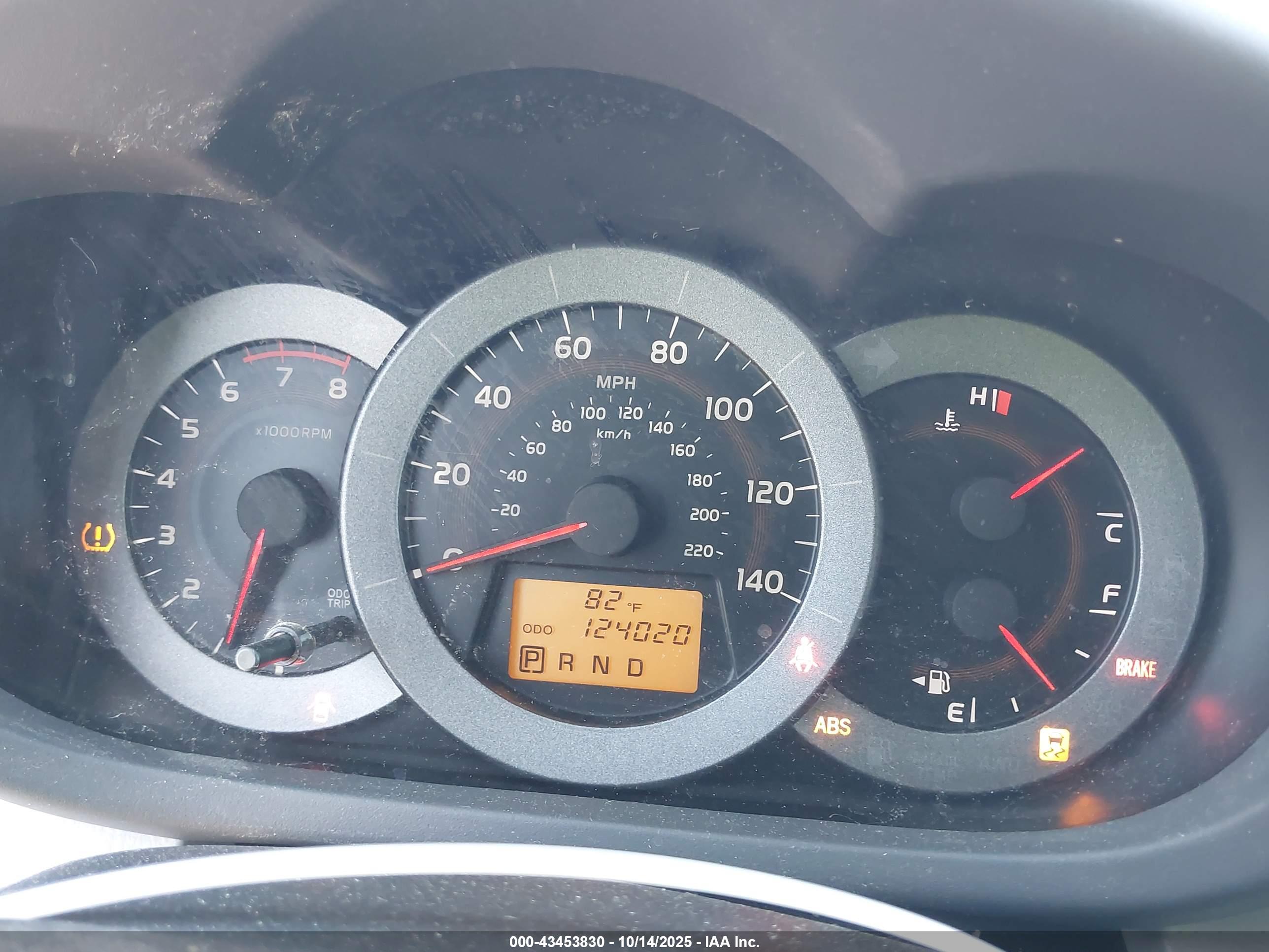 TOYOTA RAV4 image 7