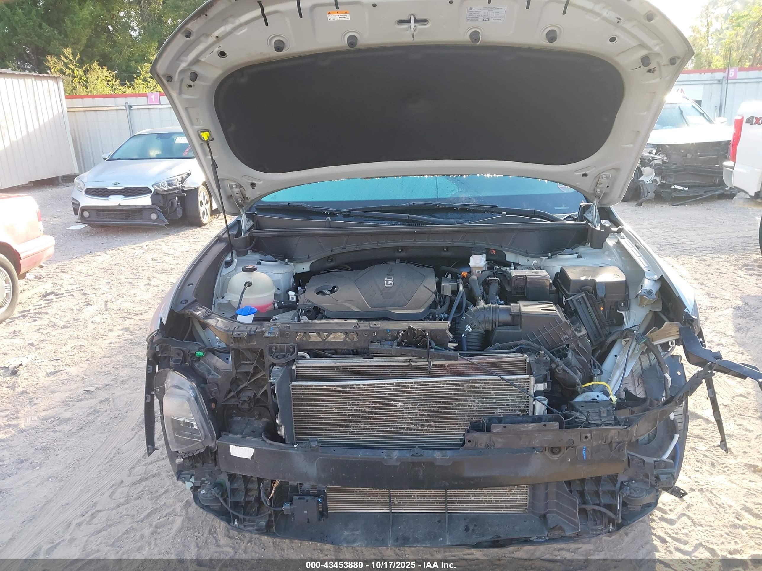 HYUNDAI TUCSON image 10