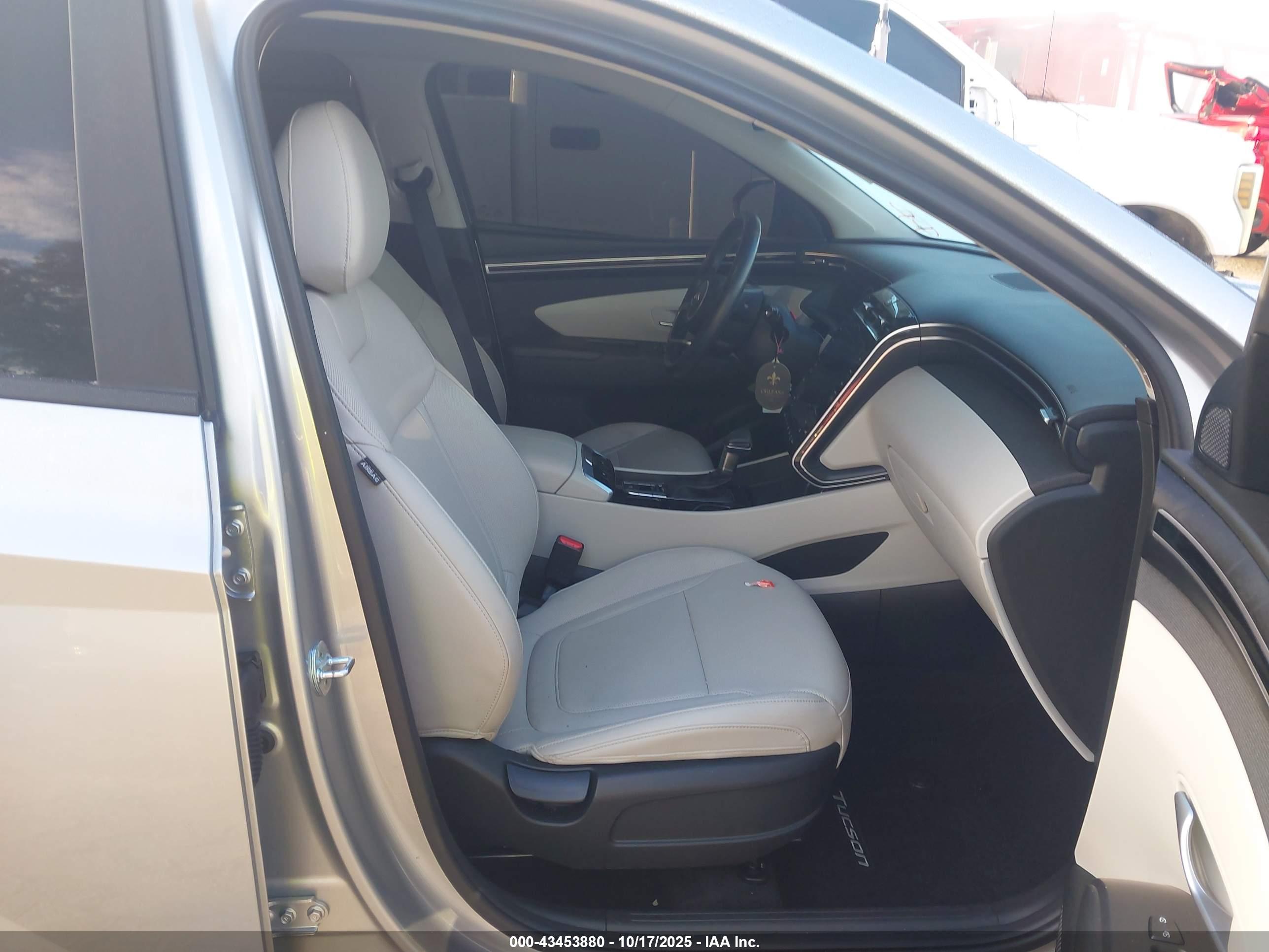 HYUNDAI TUCSON image 5