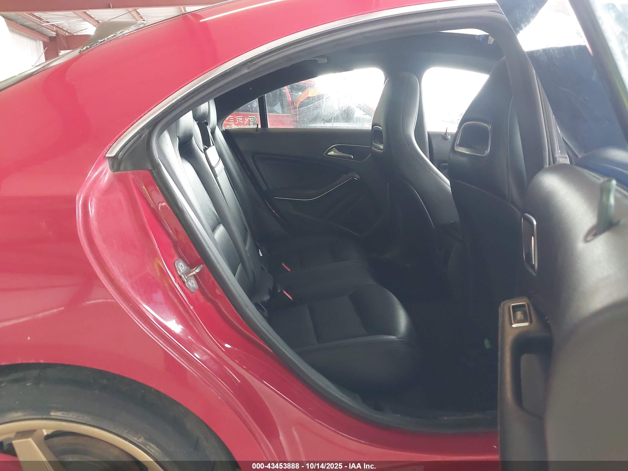 MERCEDES-BENZ CLA image 8